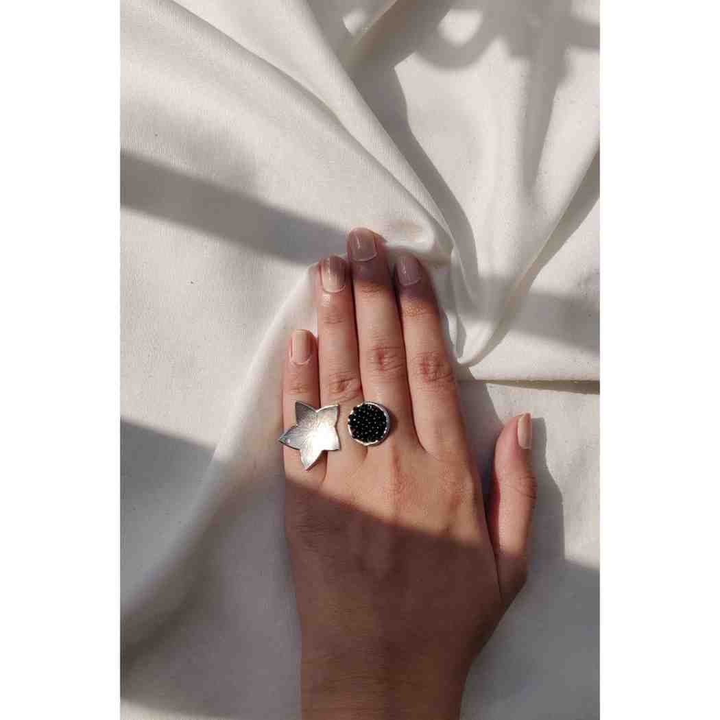 Flower and bud ring