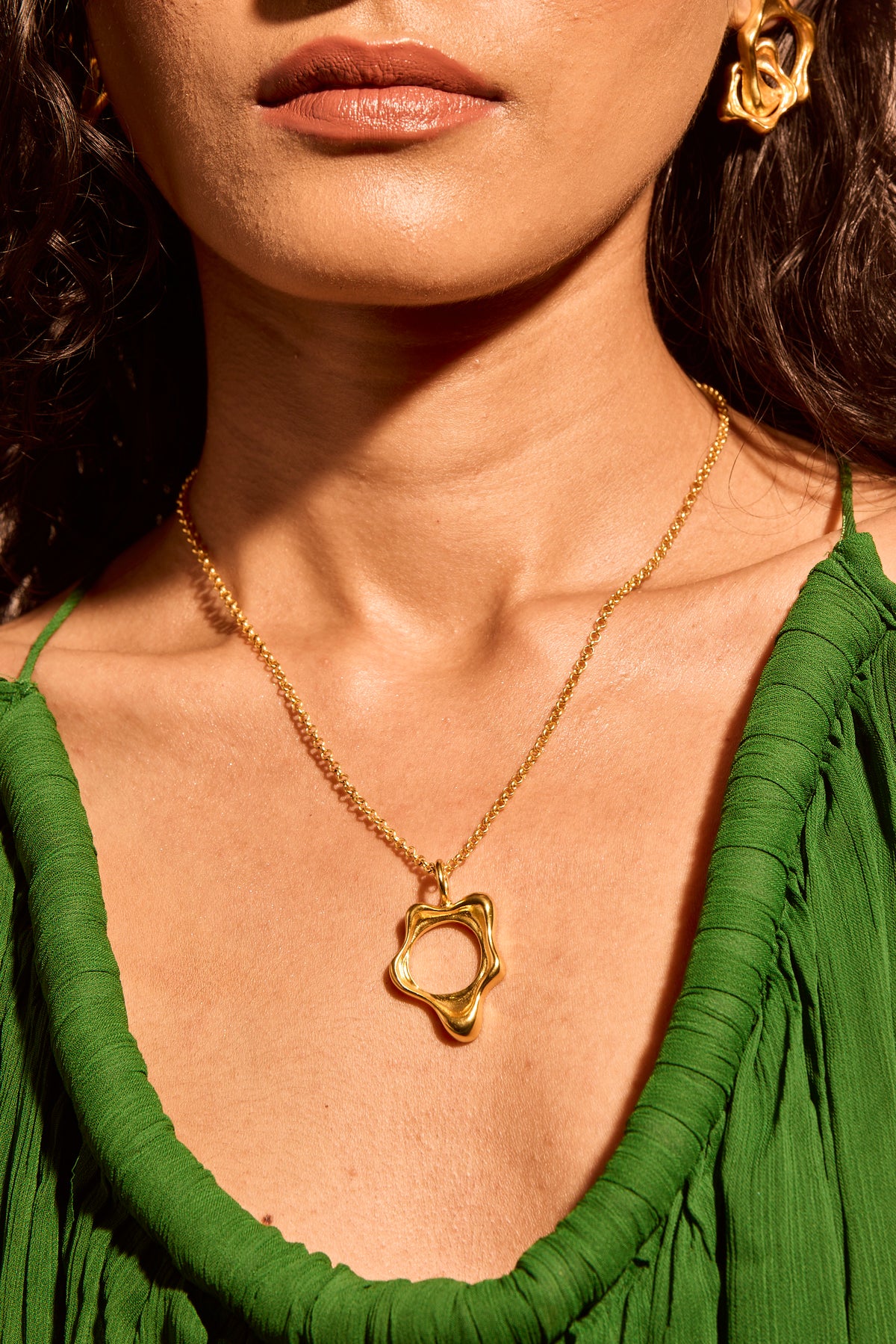 Aura flow pendant