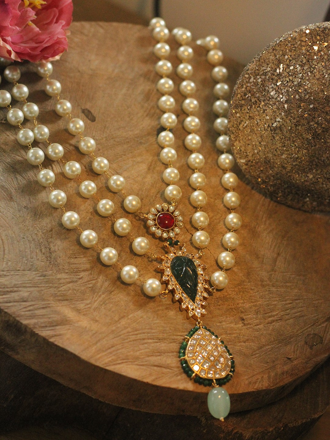 Royal Pearl Necklace With Handcrafted Emerald Green Motive