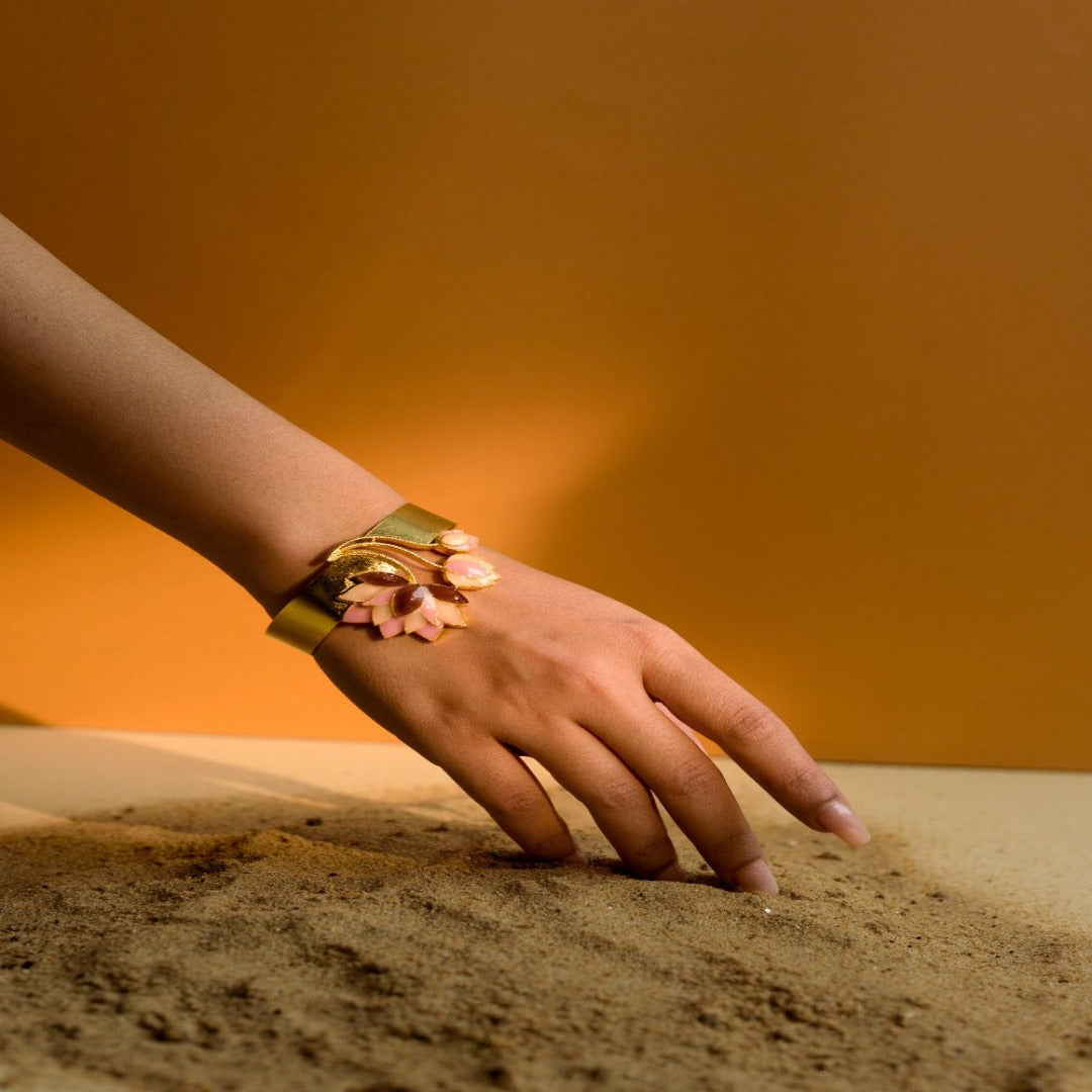 Full bloom bracelet