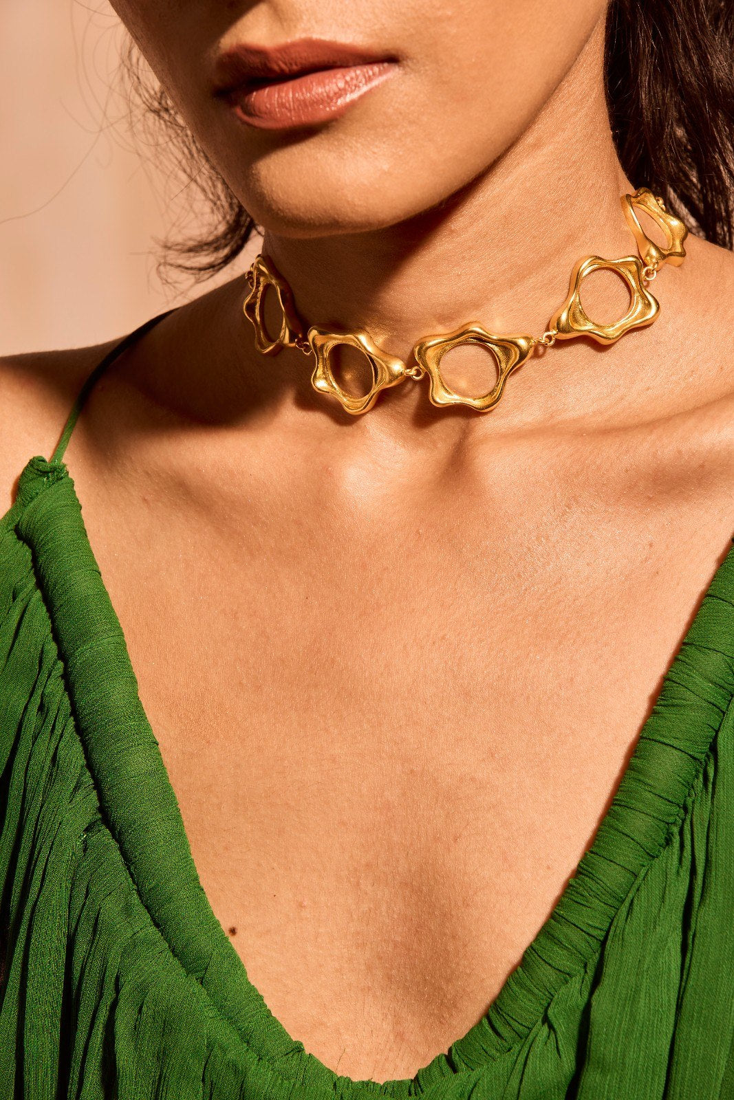 Fluid choker