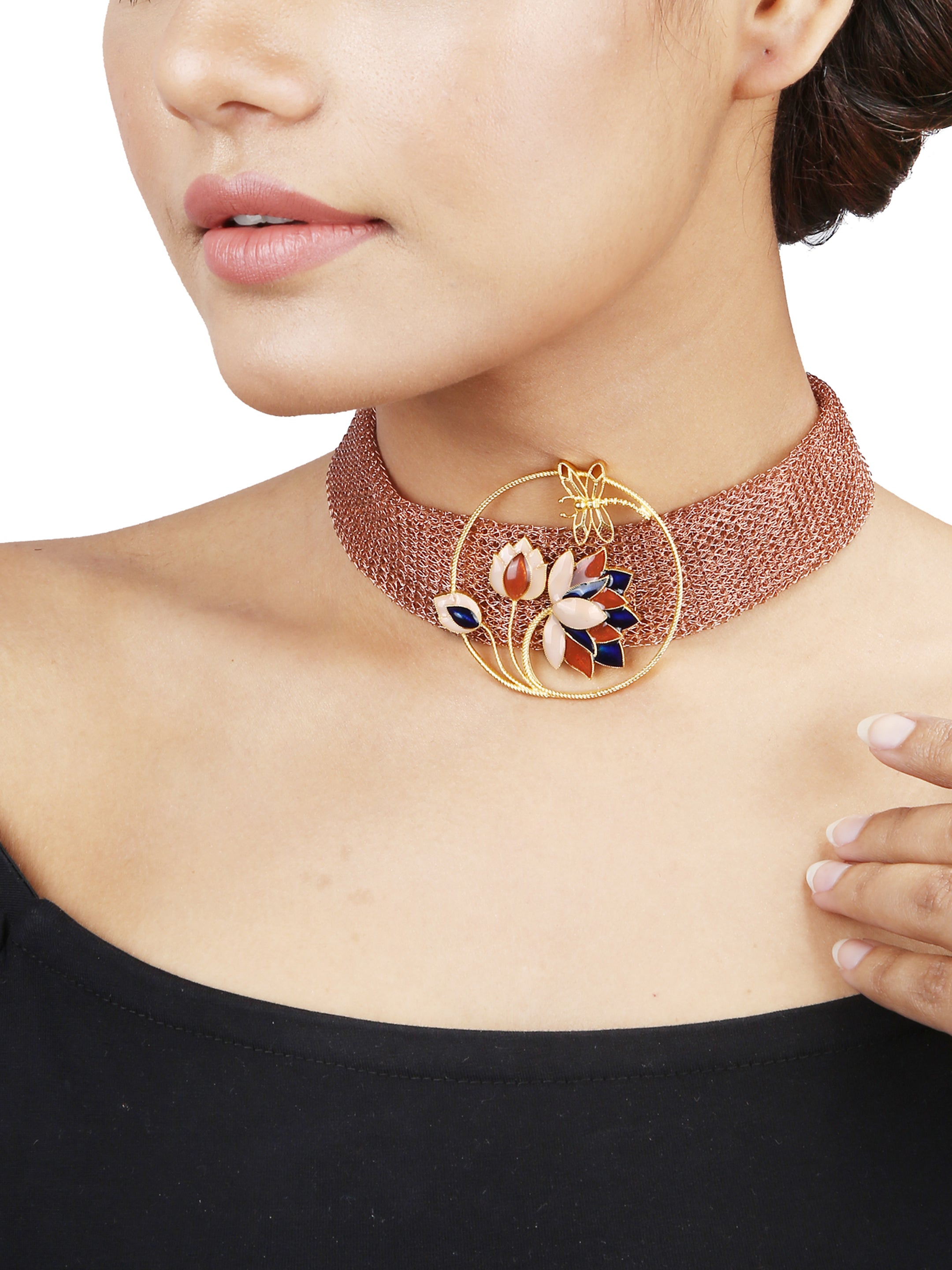 Rustic weave lotus choker