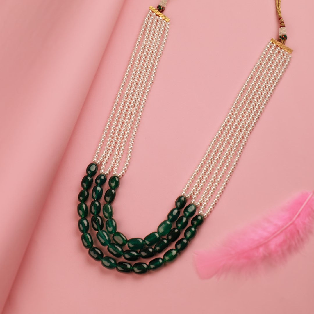 Emerald Green Beaded Necklace With Pearl Strings
