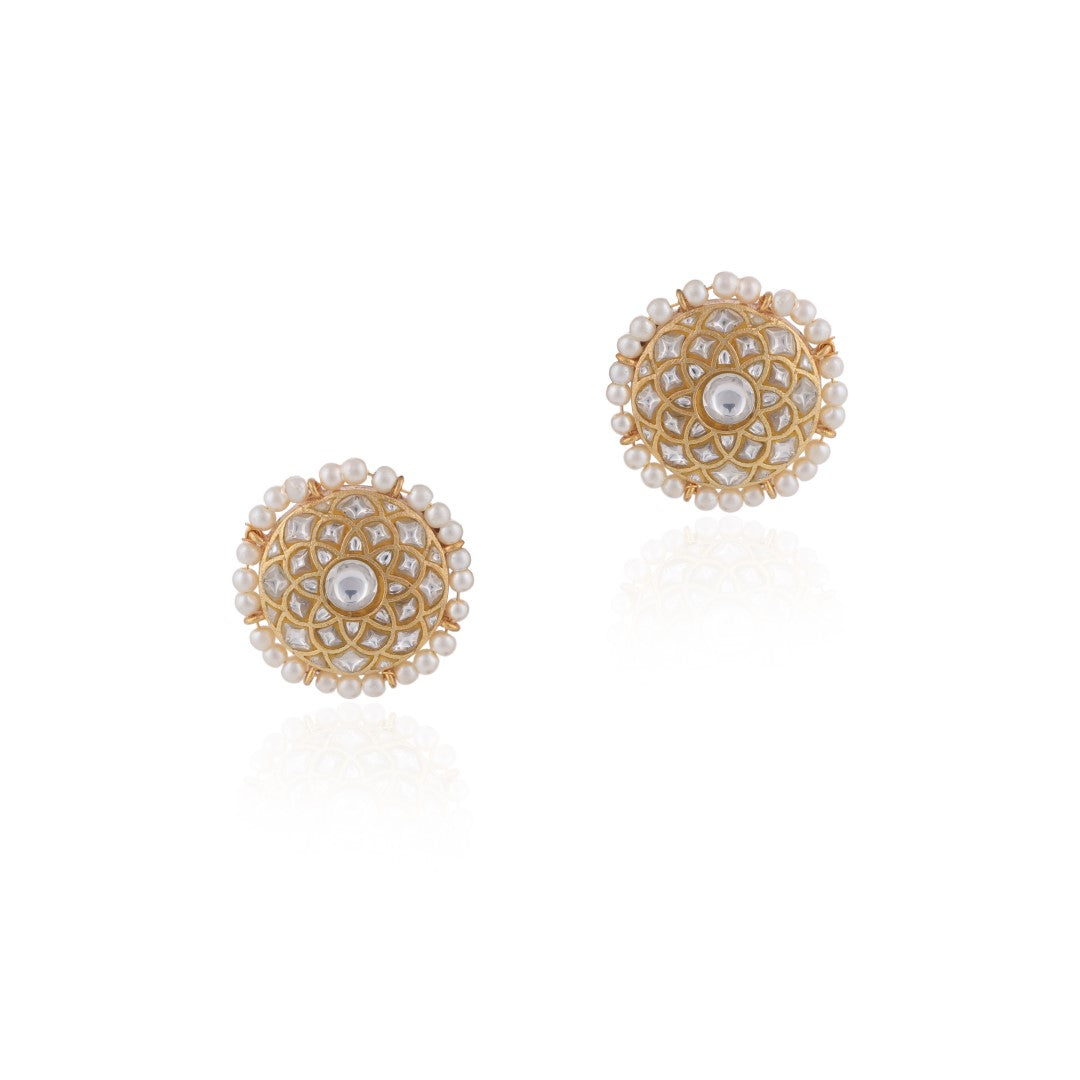 Glamours white pearl choker with studs