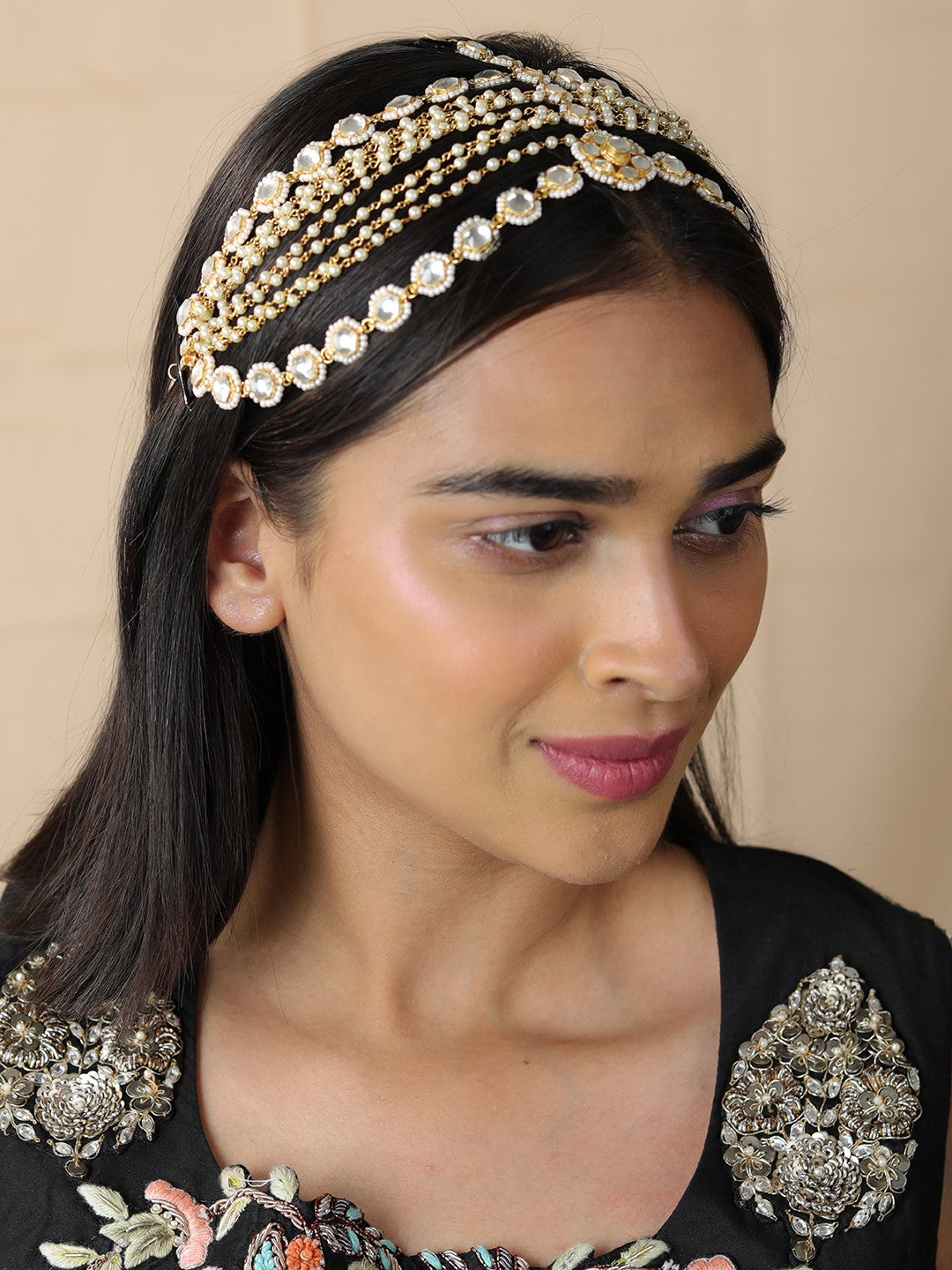 Bridal wear mathapatti in ethnic royal style