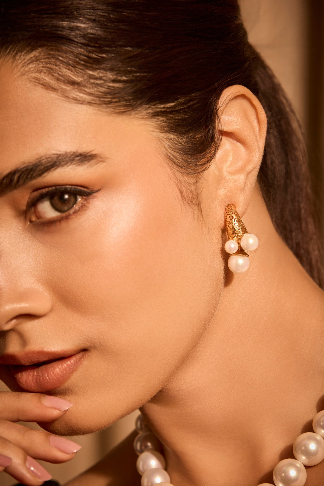 Audrey Pearl Hoops