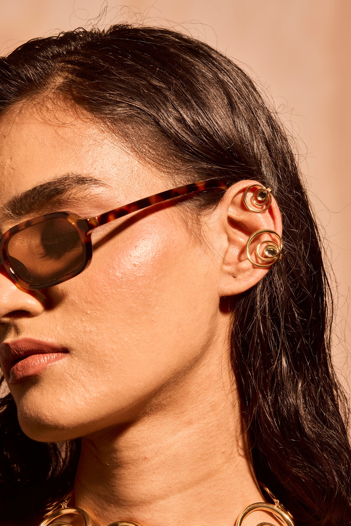 Wave curve earcuff