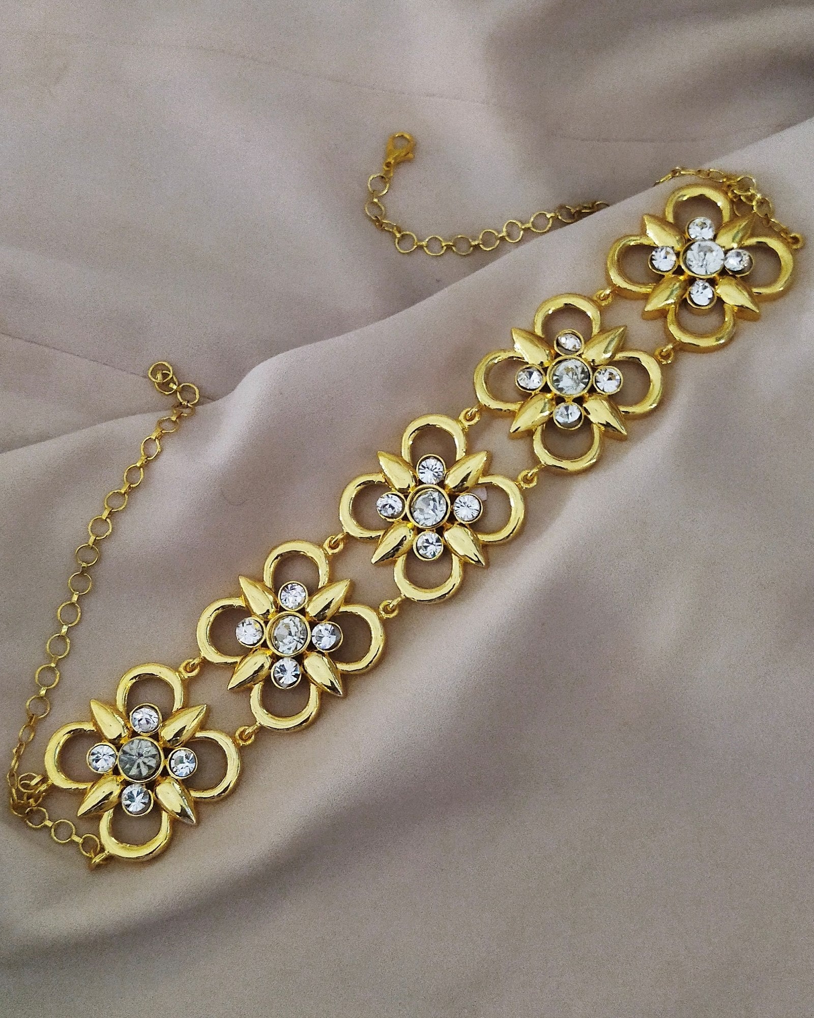 Casha Choker