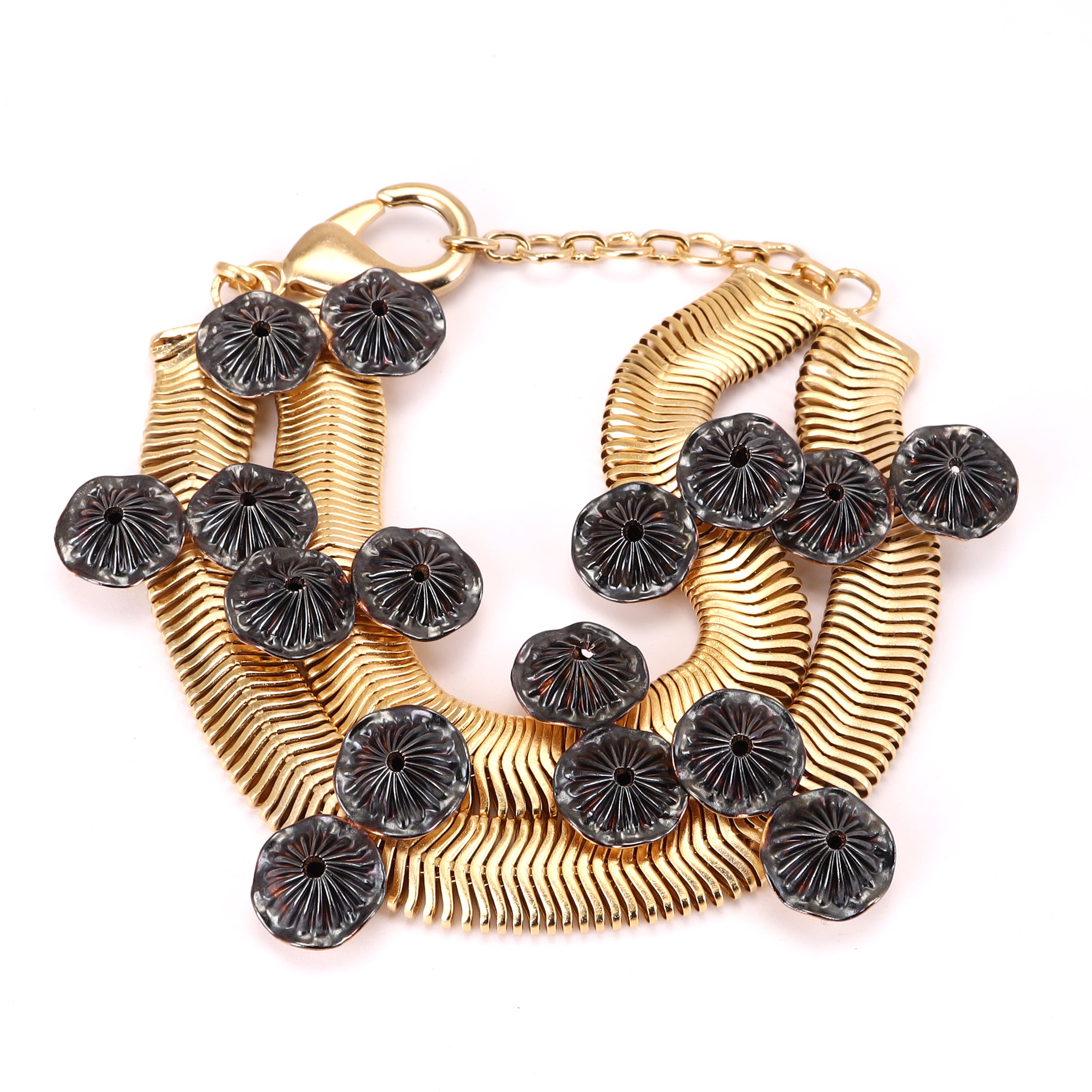Coral gold shell bracelet