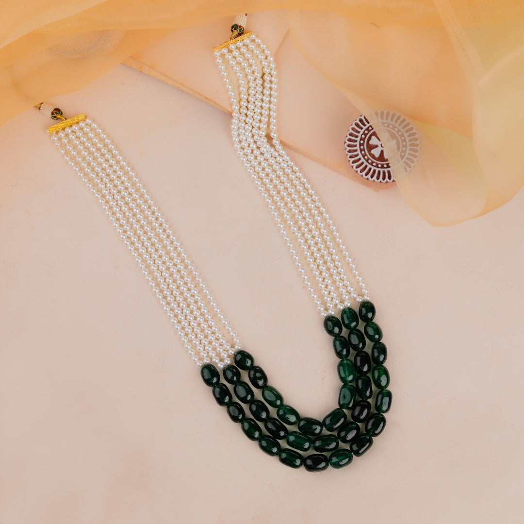 Emerald Green Beaded Necklace With Pearl Strings