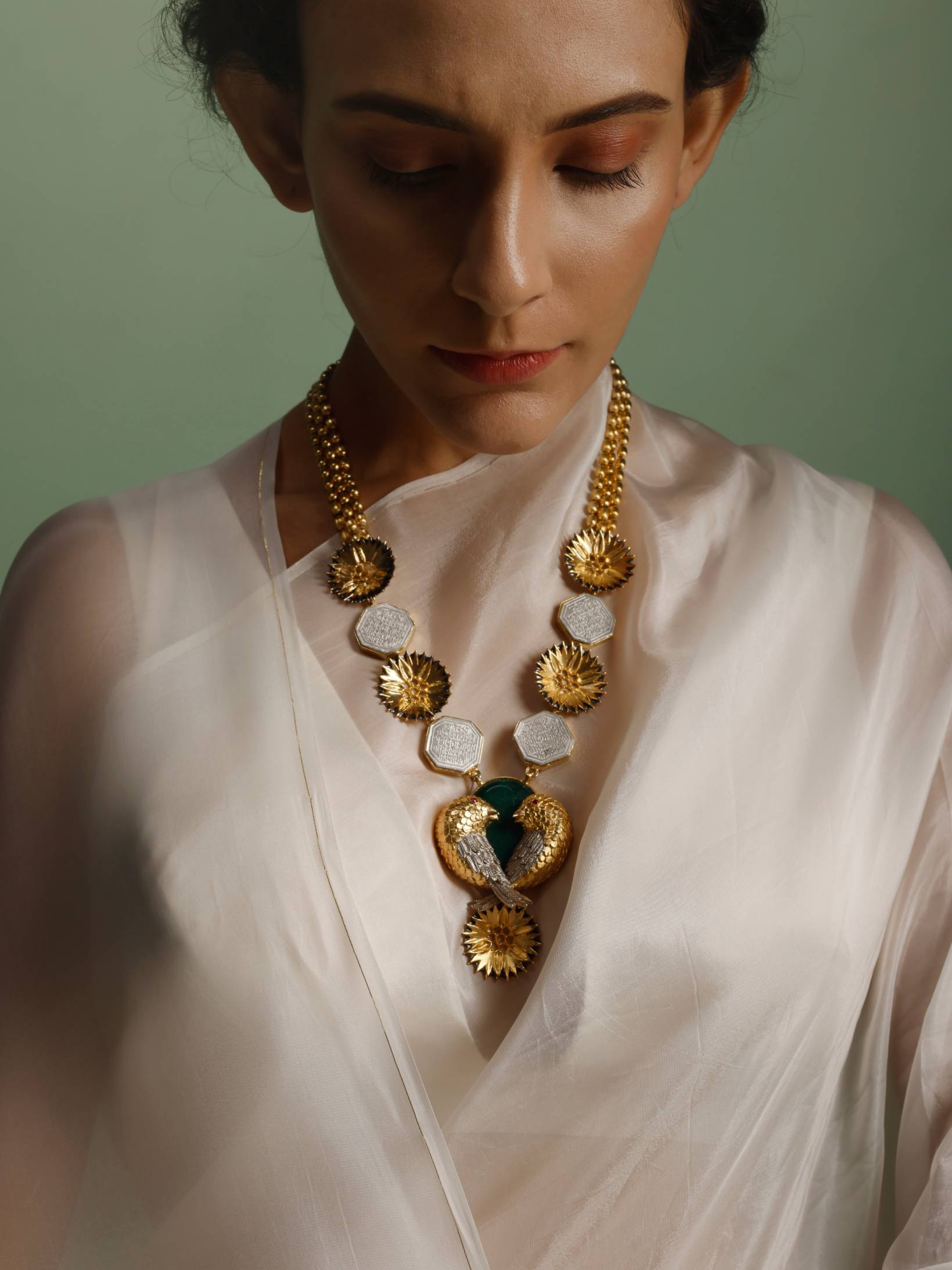 Mudra baroque neckpiece