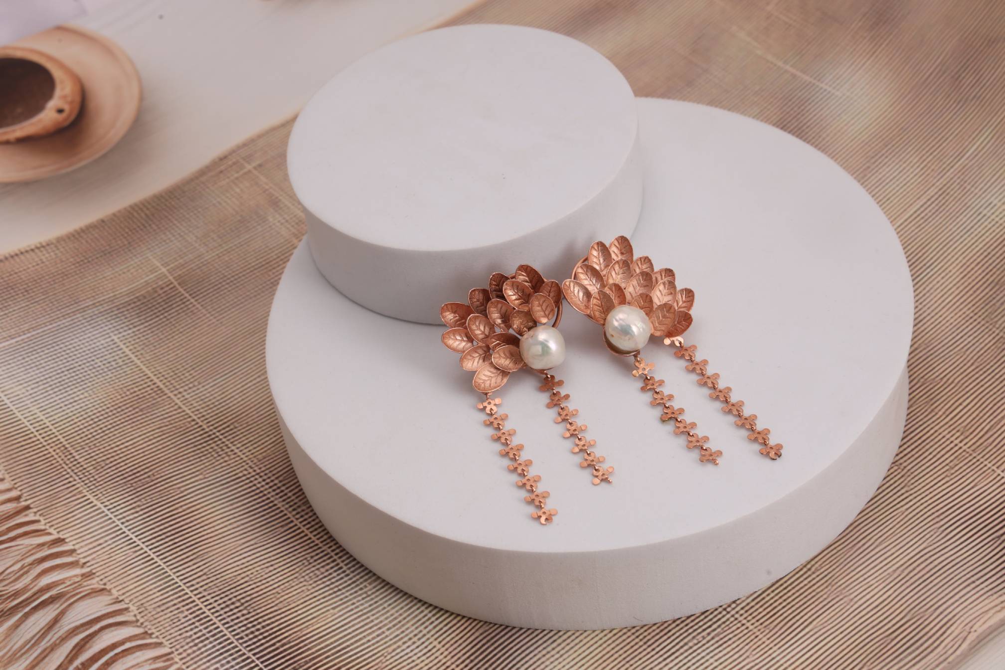 Rosegold leaf earrings