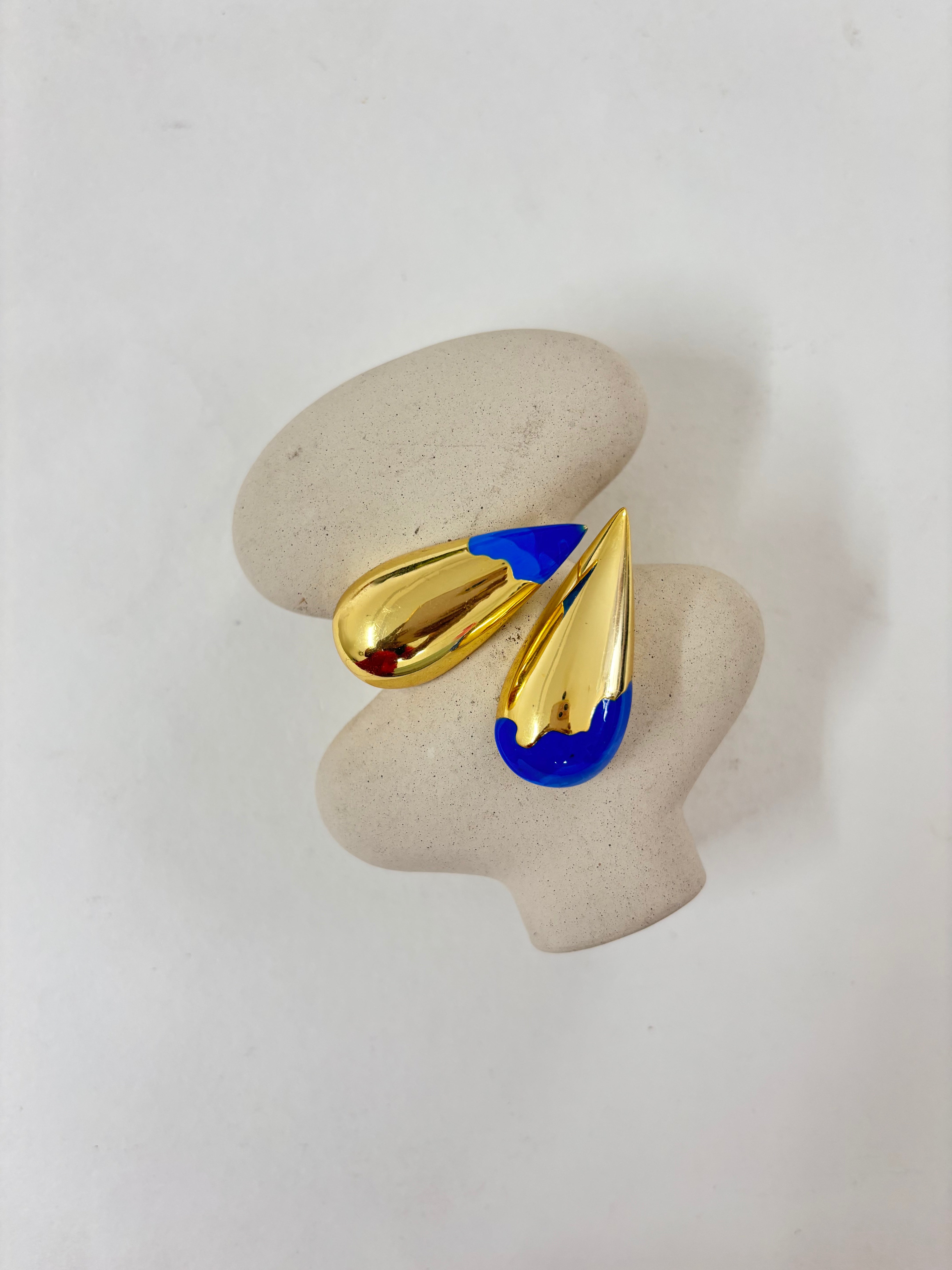 Statement lotus hoops