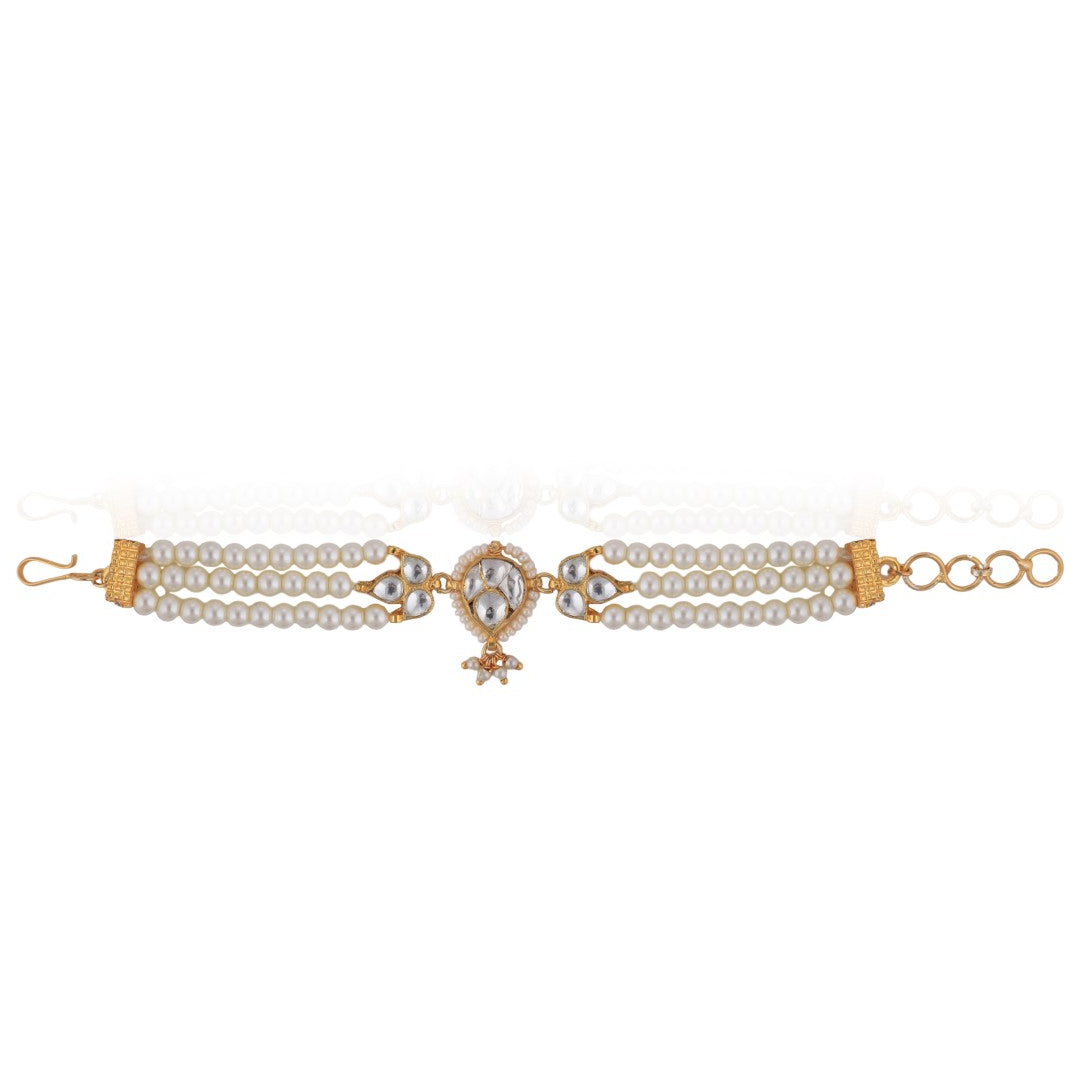 White pearl bracelet