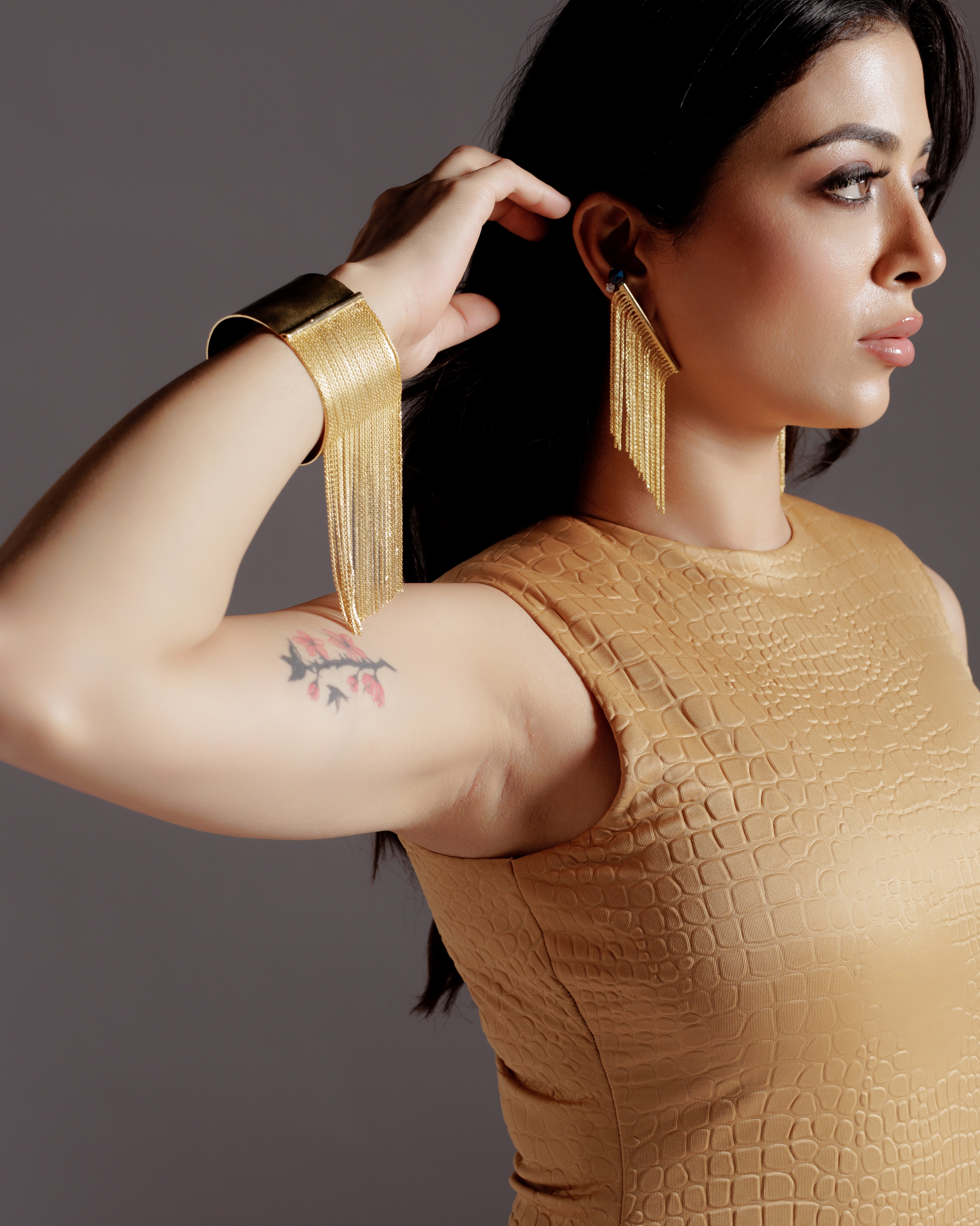 Dangler gold cuff