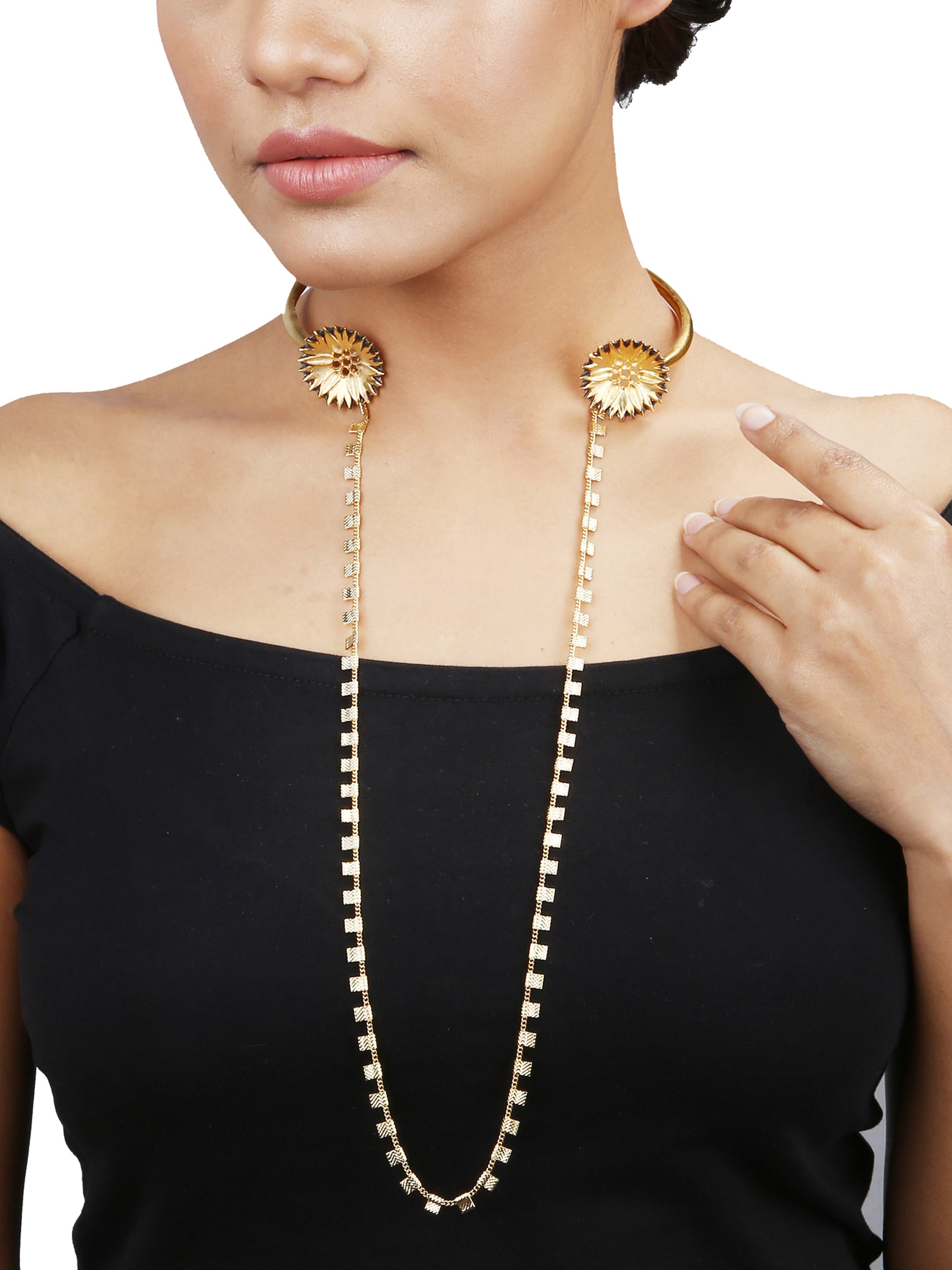 Apropos accolade choker