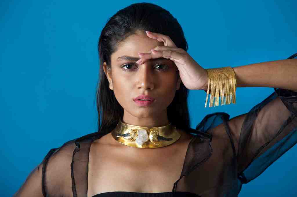 Dangler gold cuff