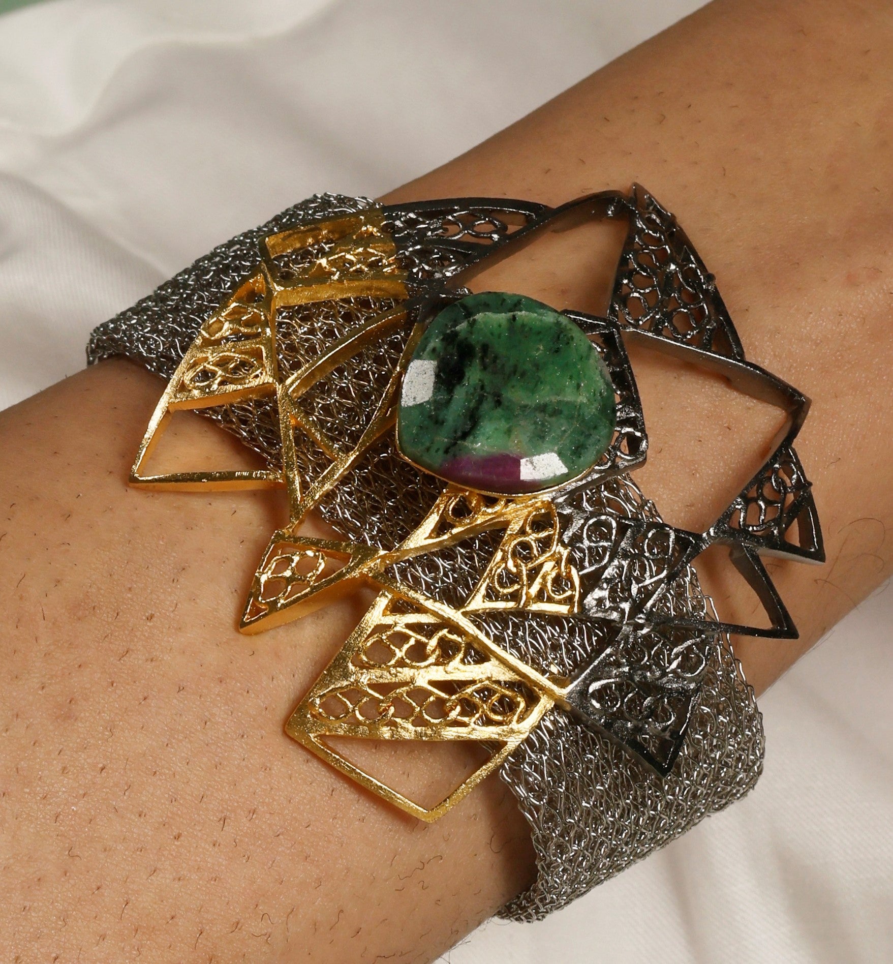 Ravishing royale bracelet
