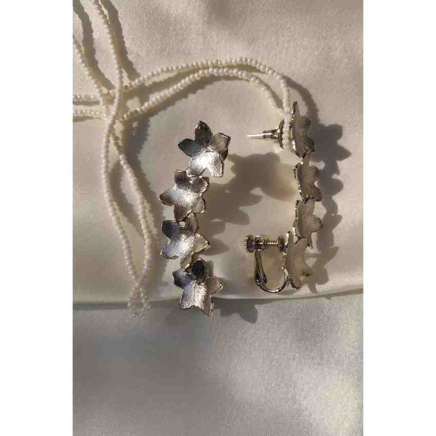 Mogra cuffs