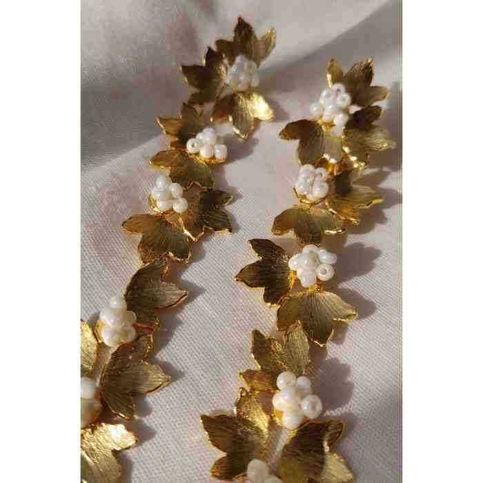Petal danglers