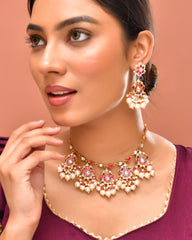 Kundan Timeless Beauty Necklace Set
