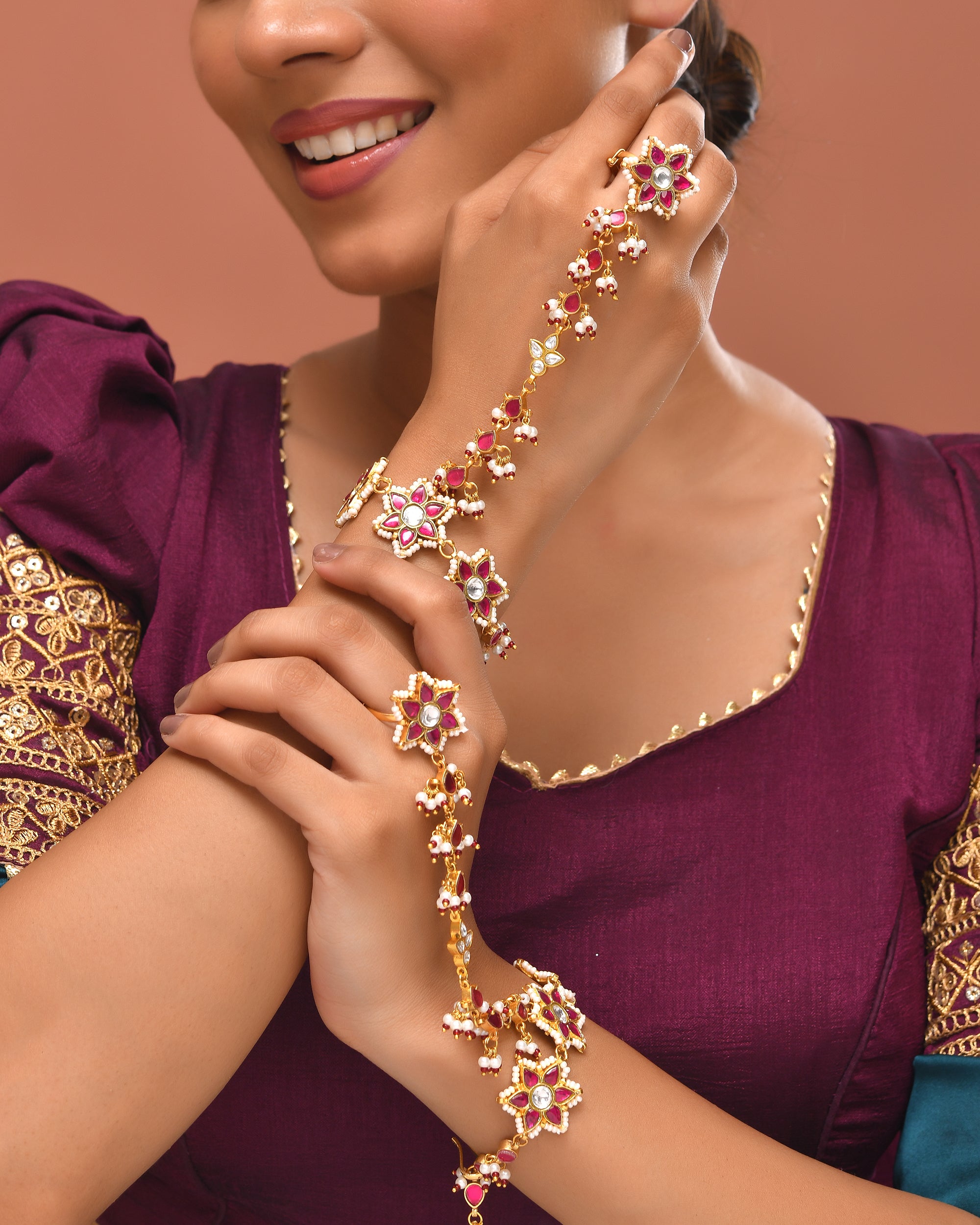 Kundan Gulab Hathphool