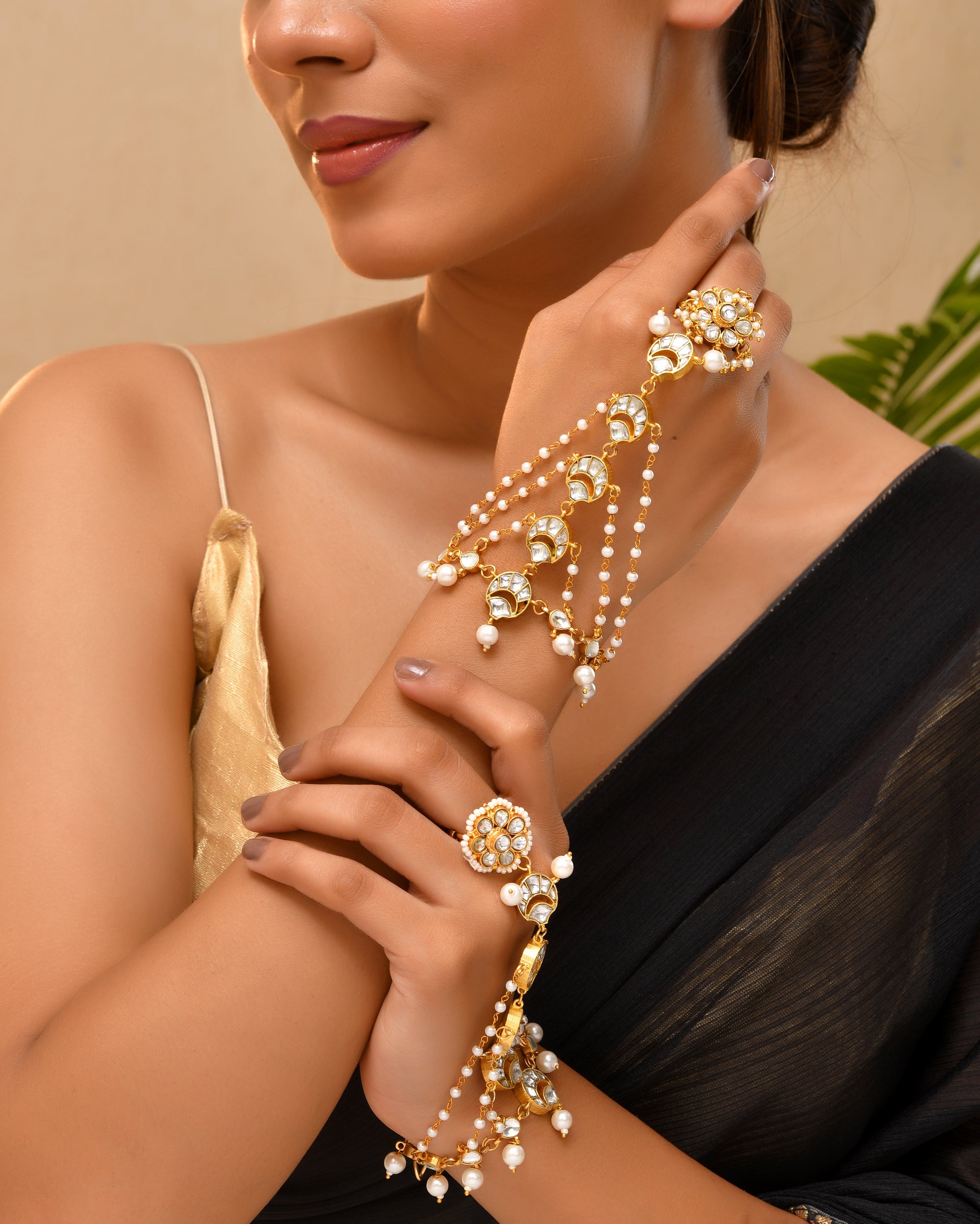 Kundan Meera Shringar Hathphool