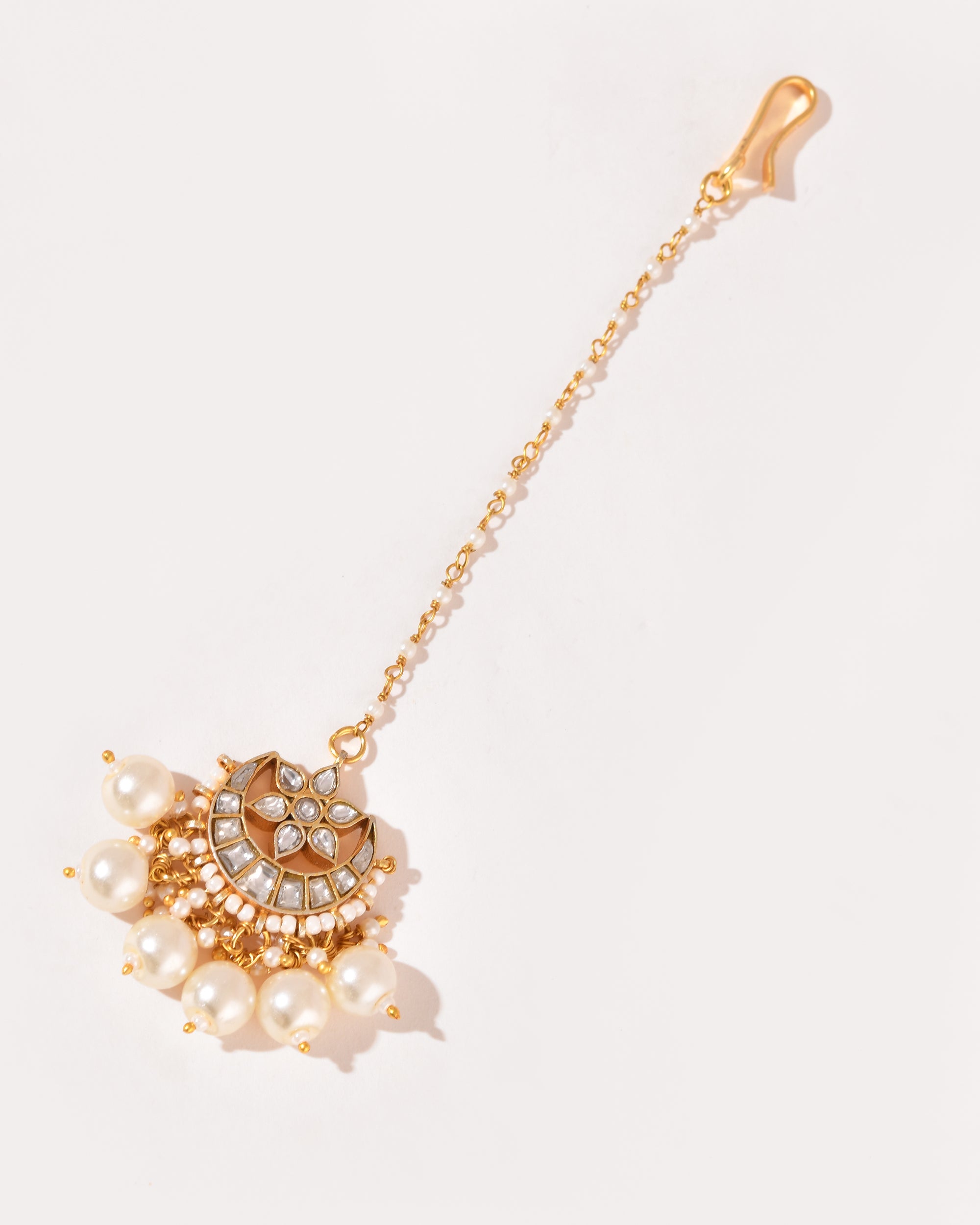 Kundan Rajnigandha Bloom Maangtika