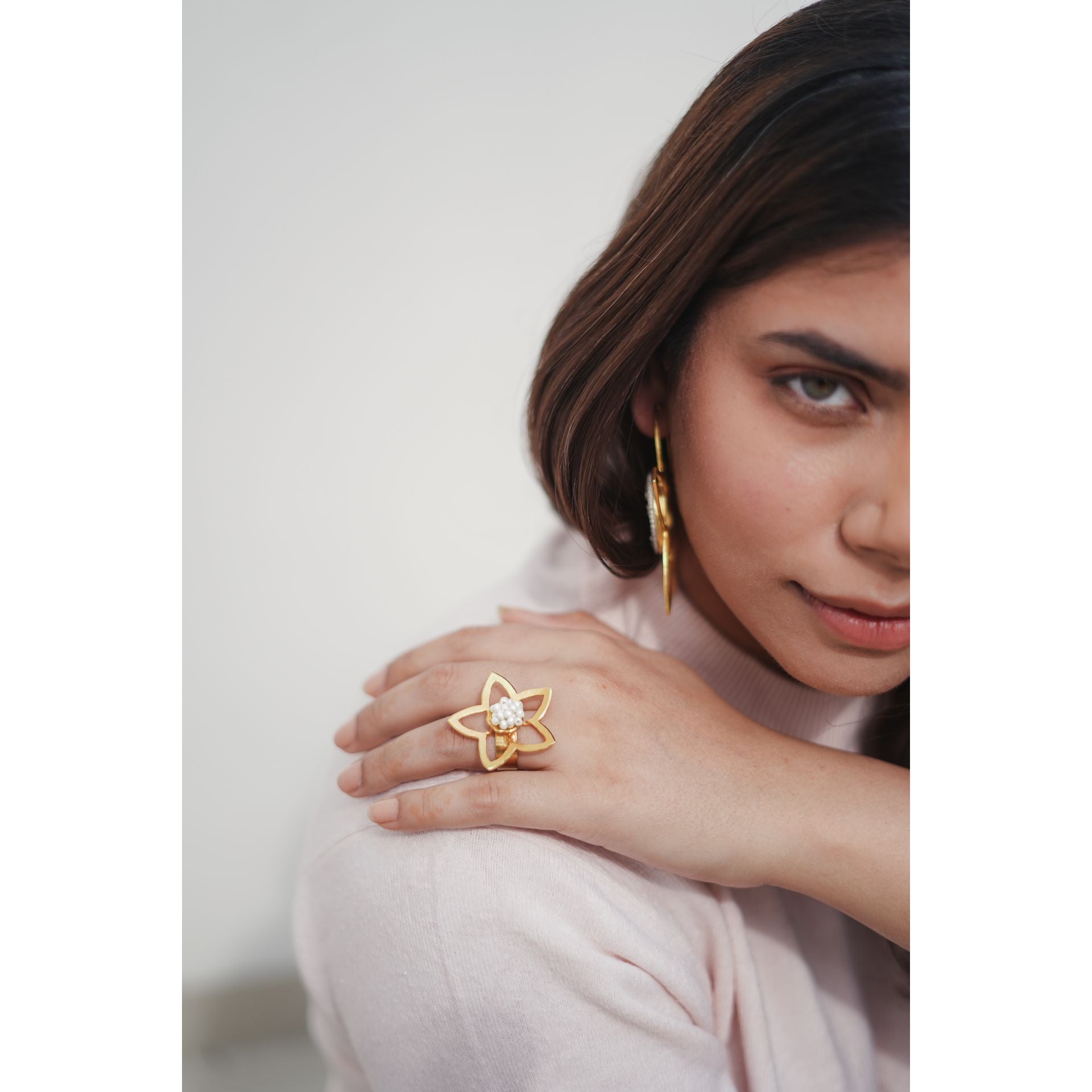 Flower frame ring