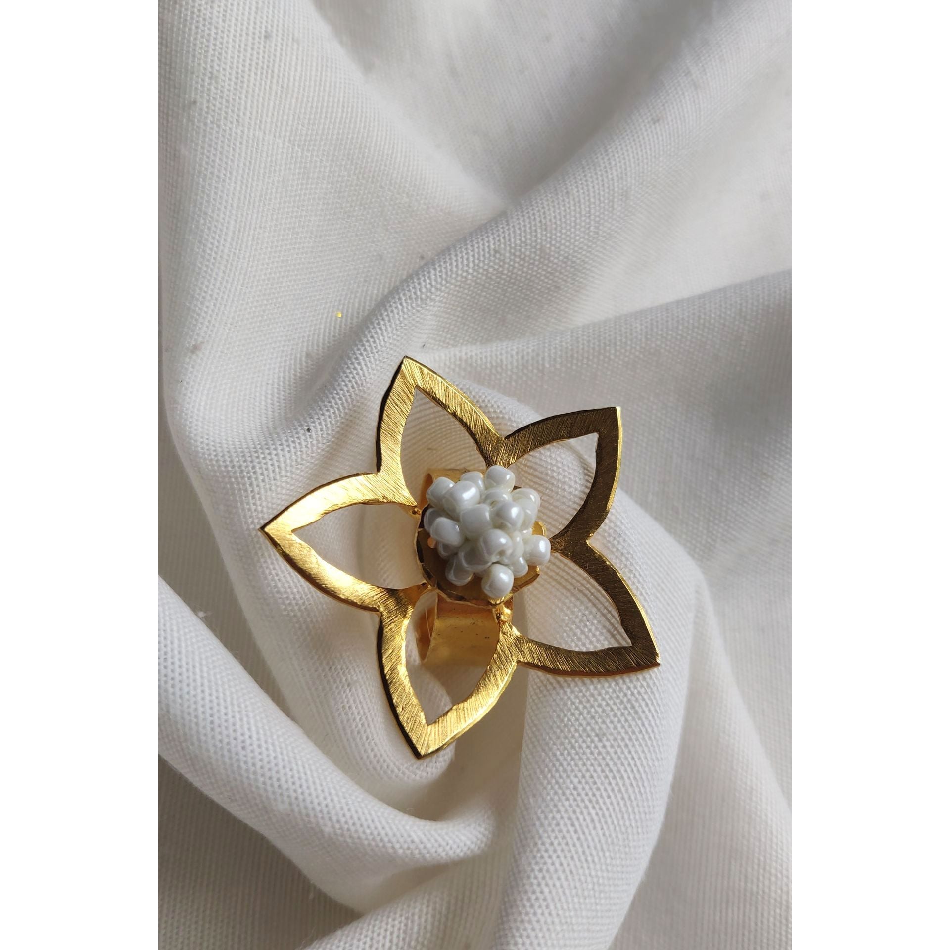Flower frame ring