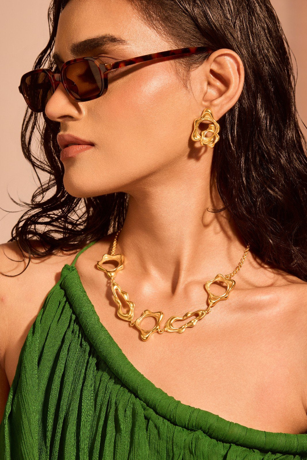 Aura flow necklace