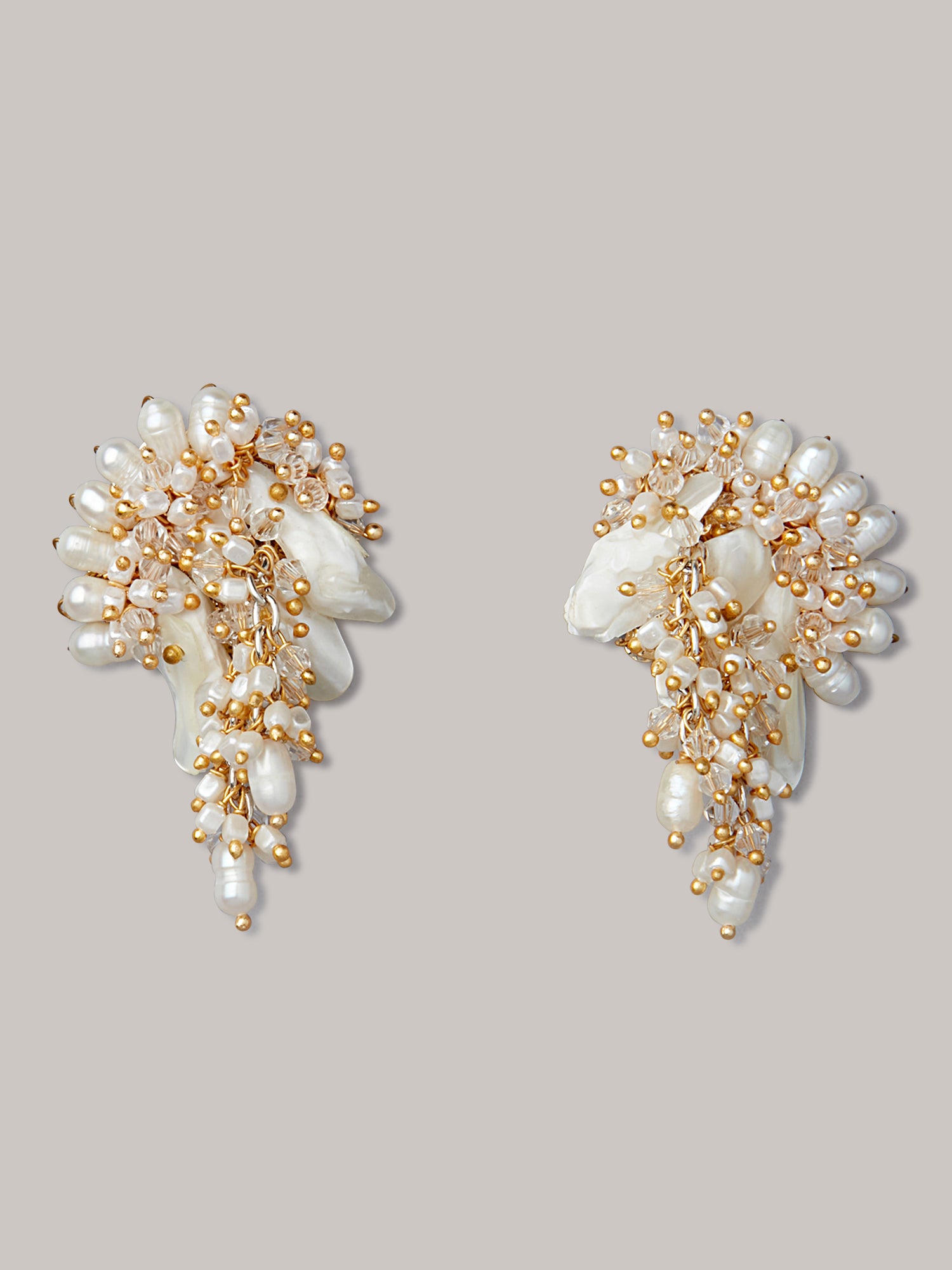 Versatile off-white pearl earrings