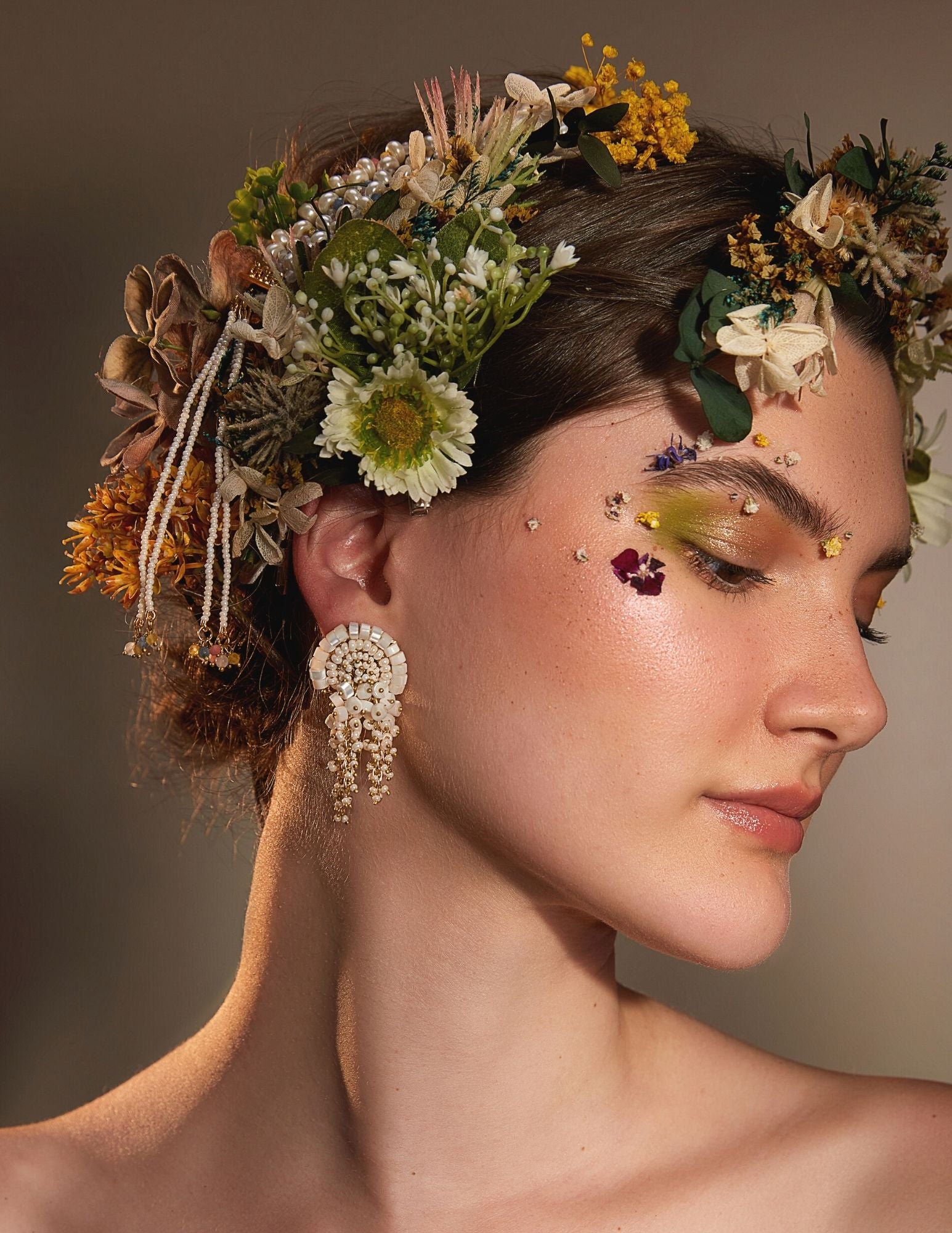Lorvana white studs