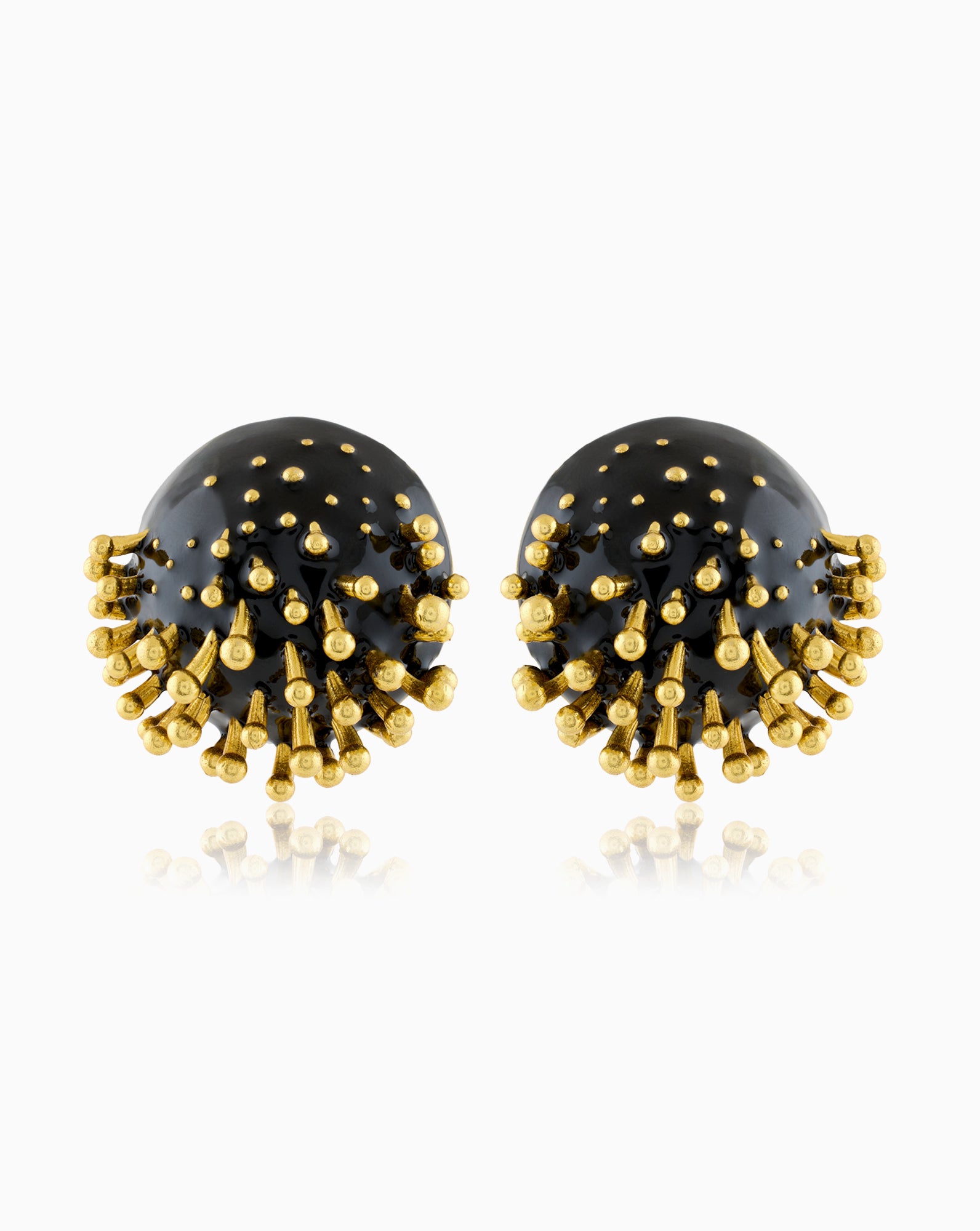 Vine Round Studs (Black)