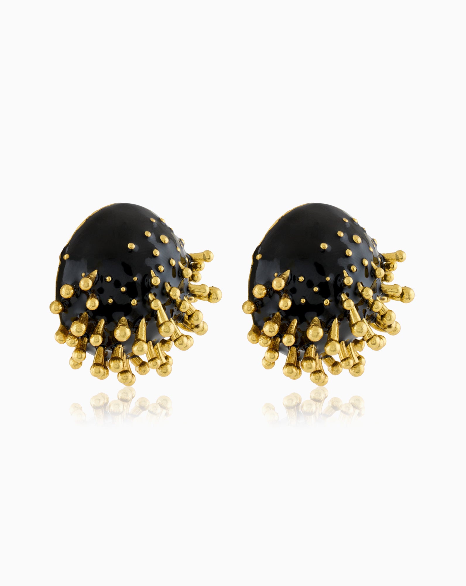 Vine Round Studs (Black)