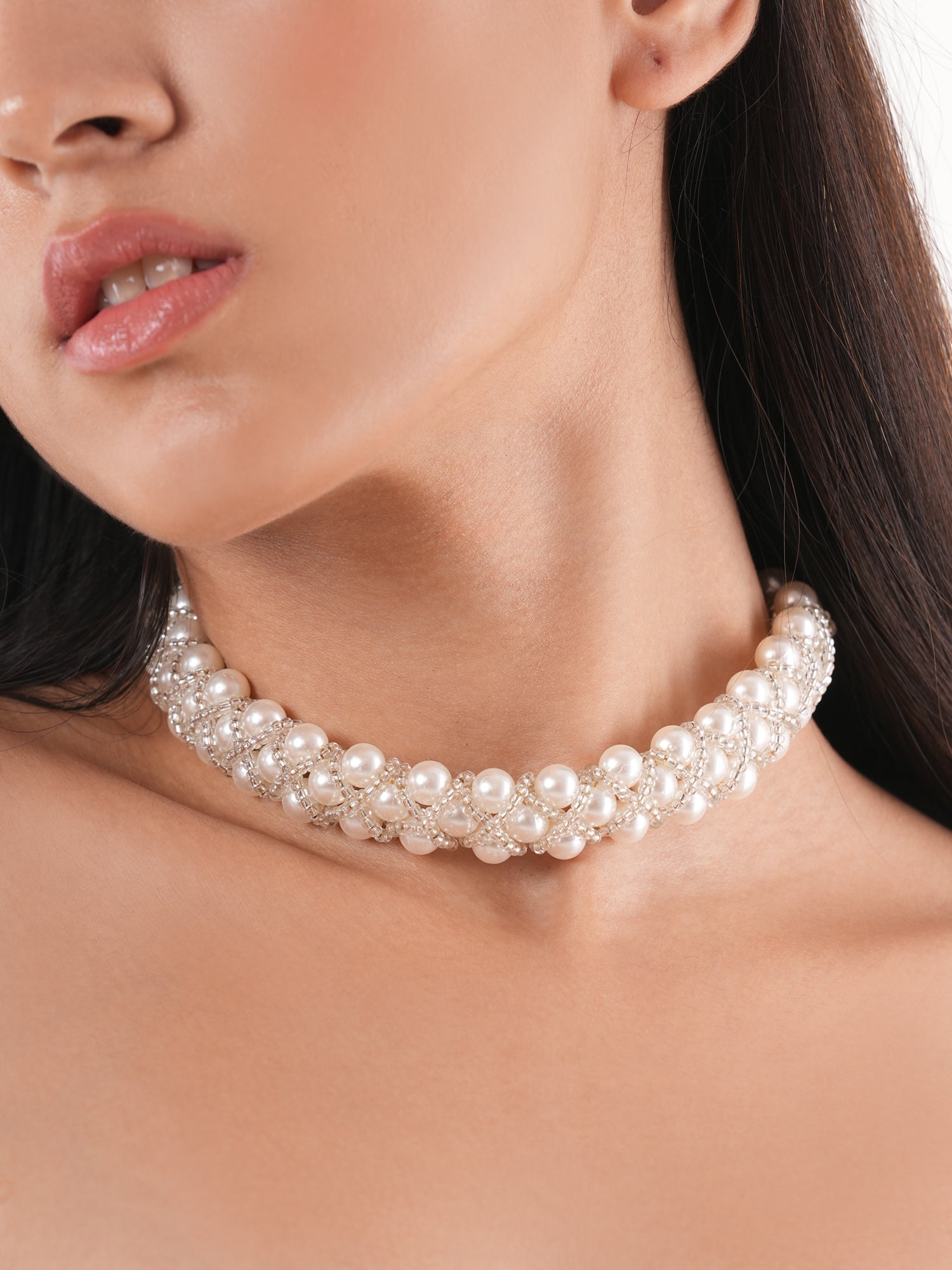 Helmi choker  white