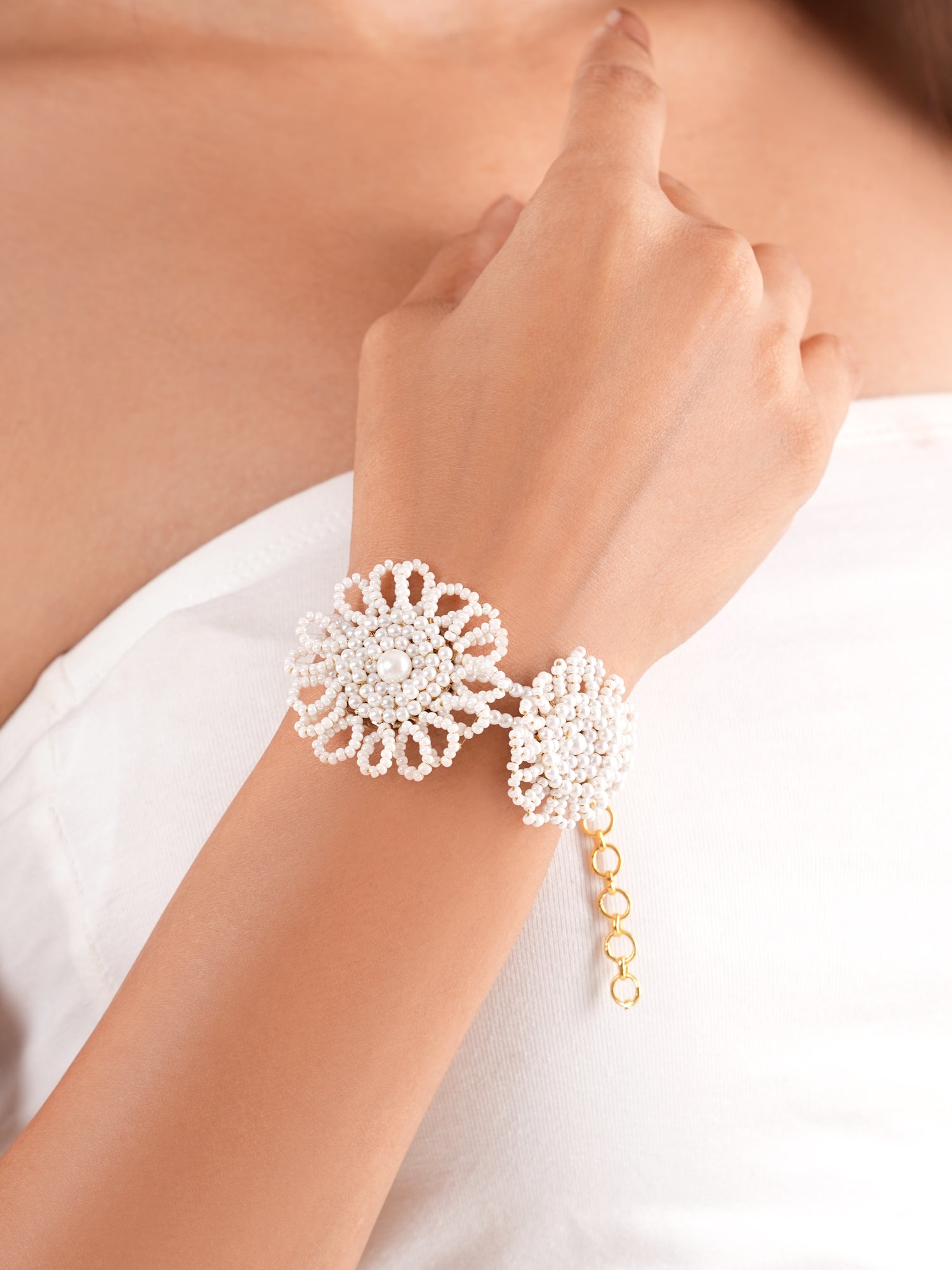 Latica bracelet  white