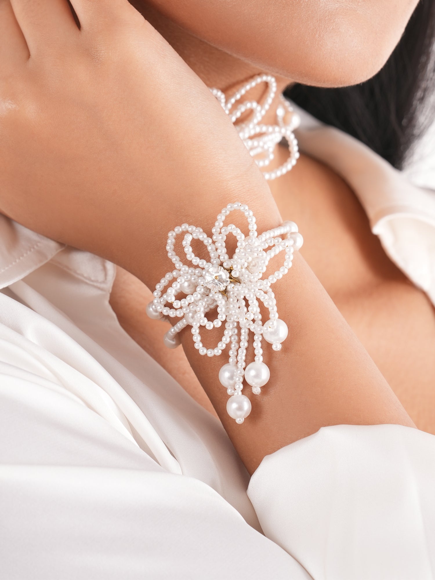 Kvetina bracelet - white