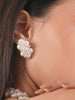 Helmi pearl studs - white