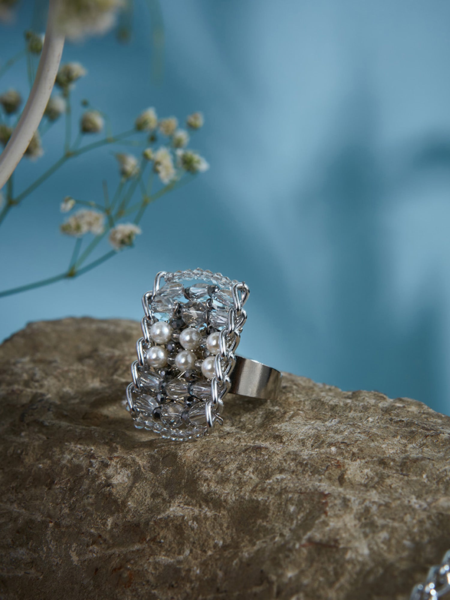 Modern and vintage pearl silver bracelet