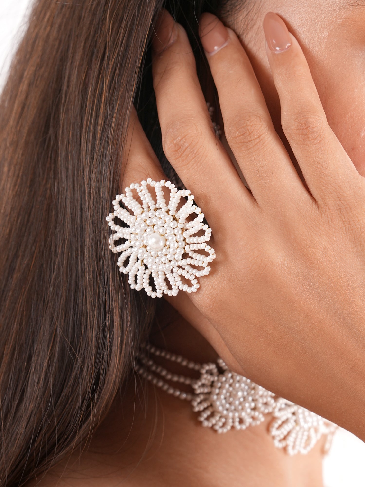 Latica white finger ring