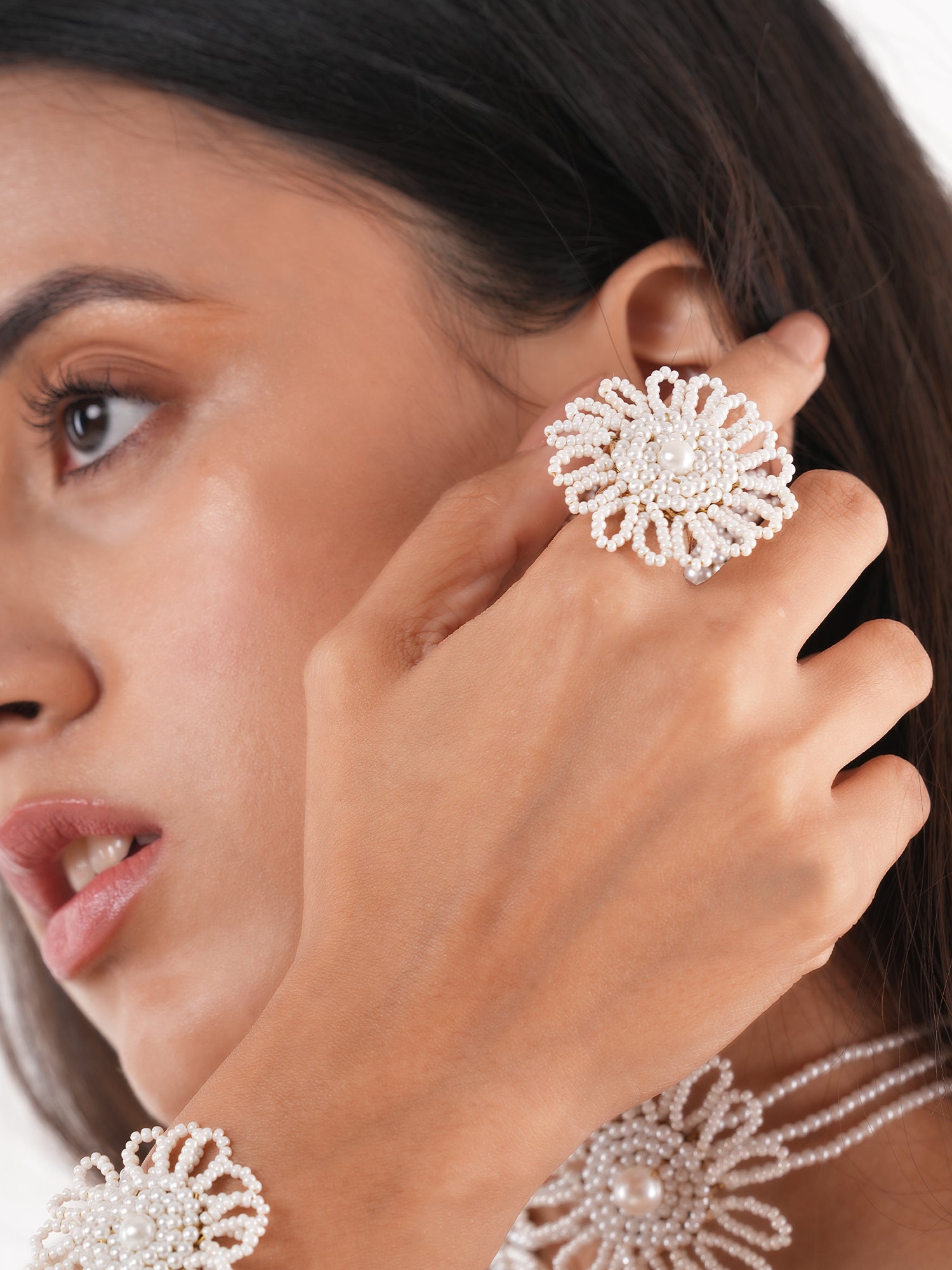 Latica white finger ring