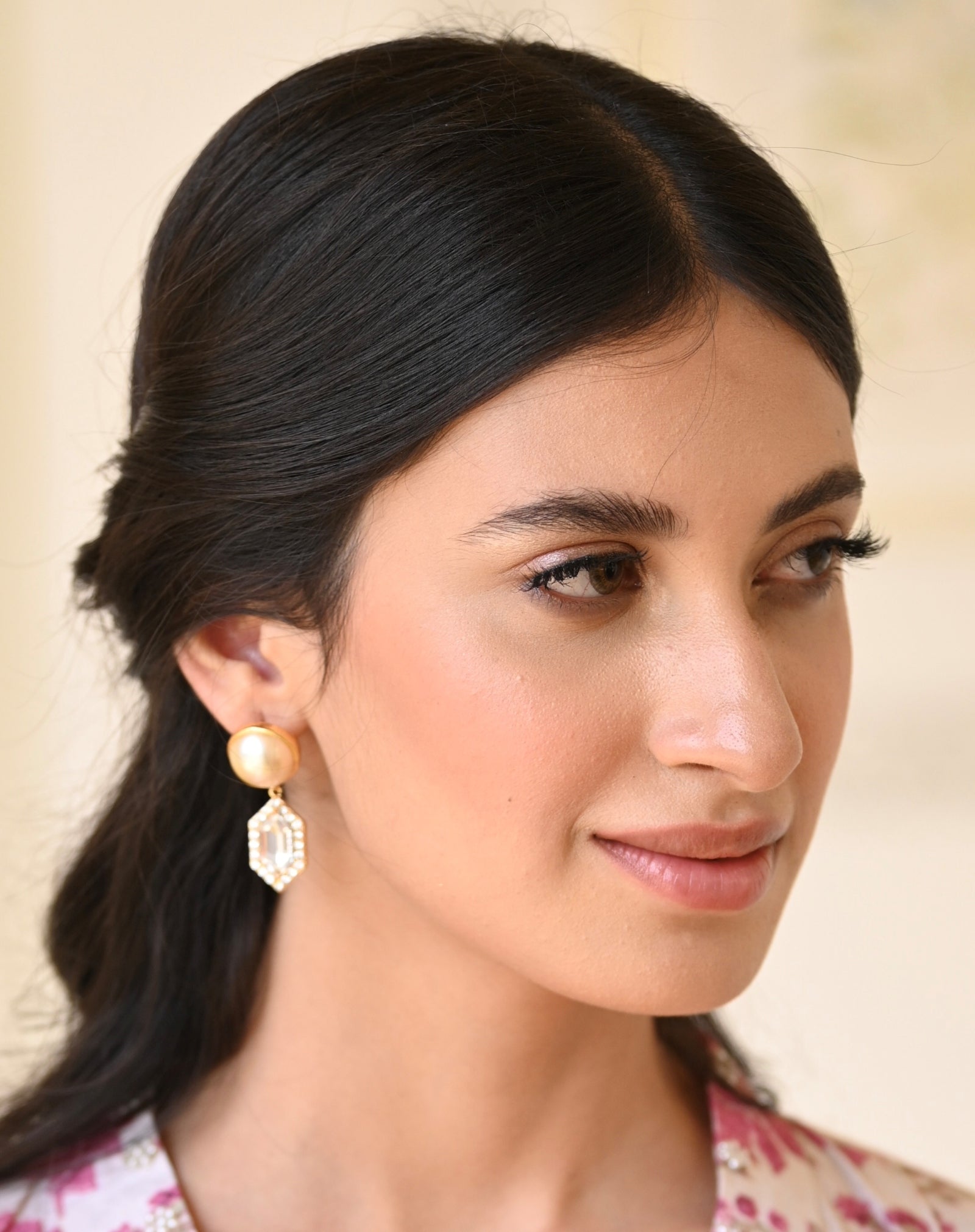 Cavi Drop Earrings (White)
