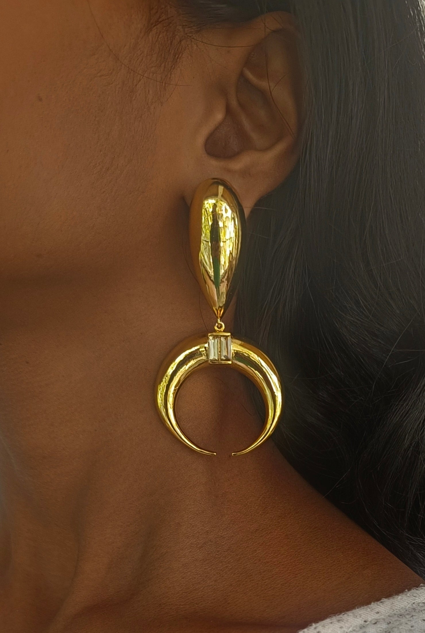 Copa Drop Earrings (White)