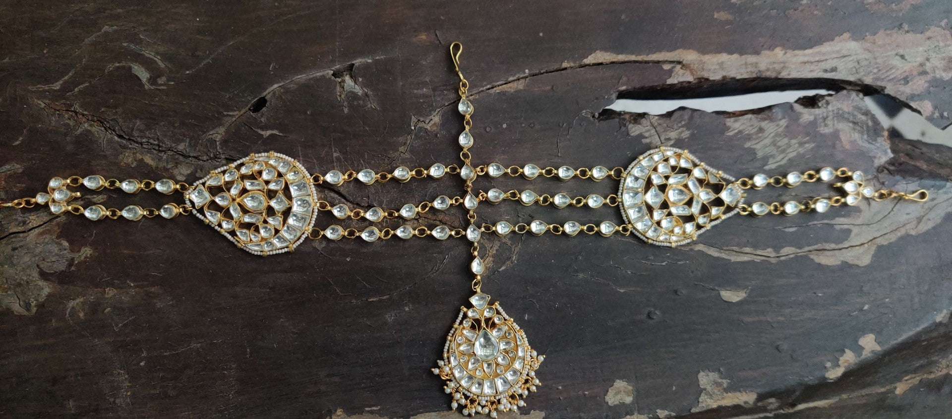 White Hangings Wedding Wear Mathapatti