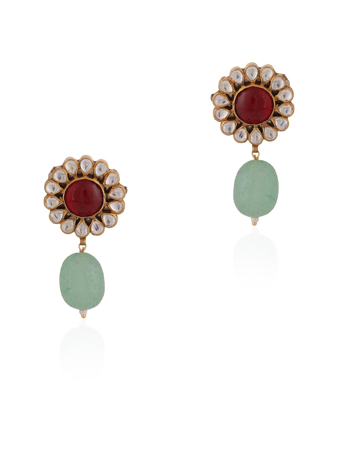 Royal Pearl Necklace With Handcrafted Emerald Green Motive