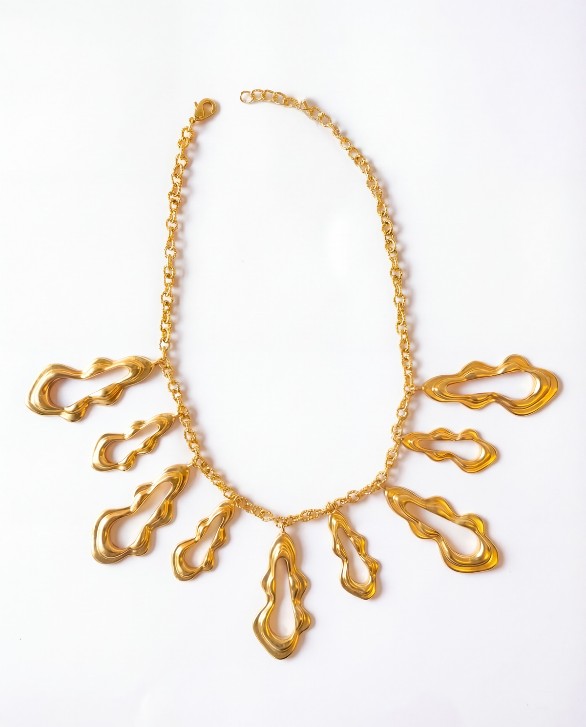 Fluid curve Necklace