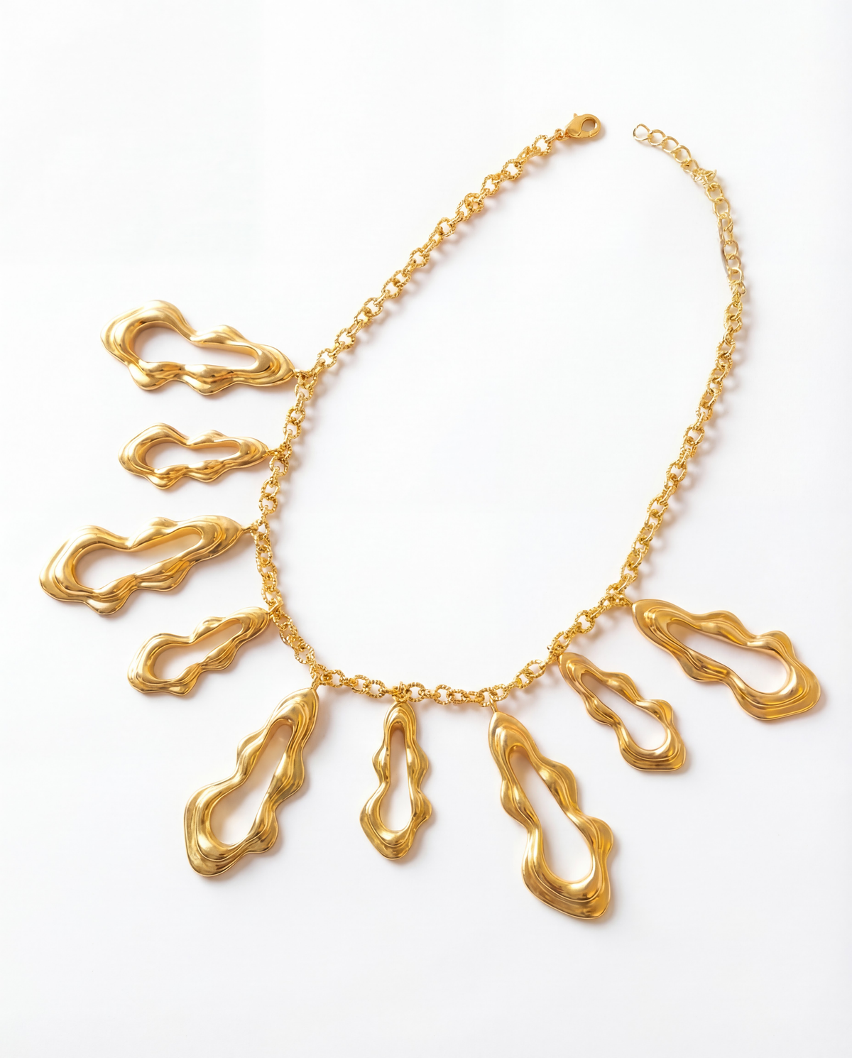 Fluid curve Necklace