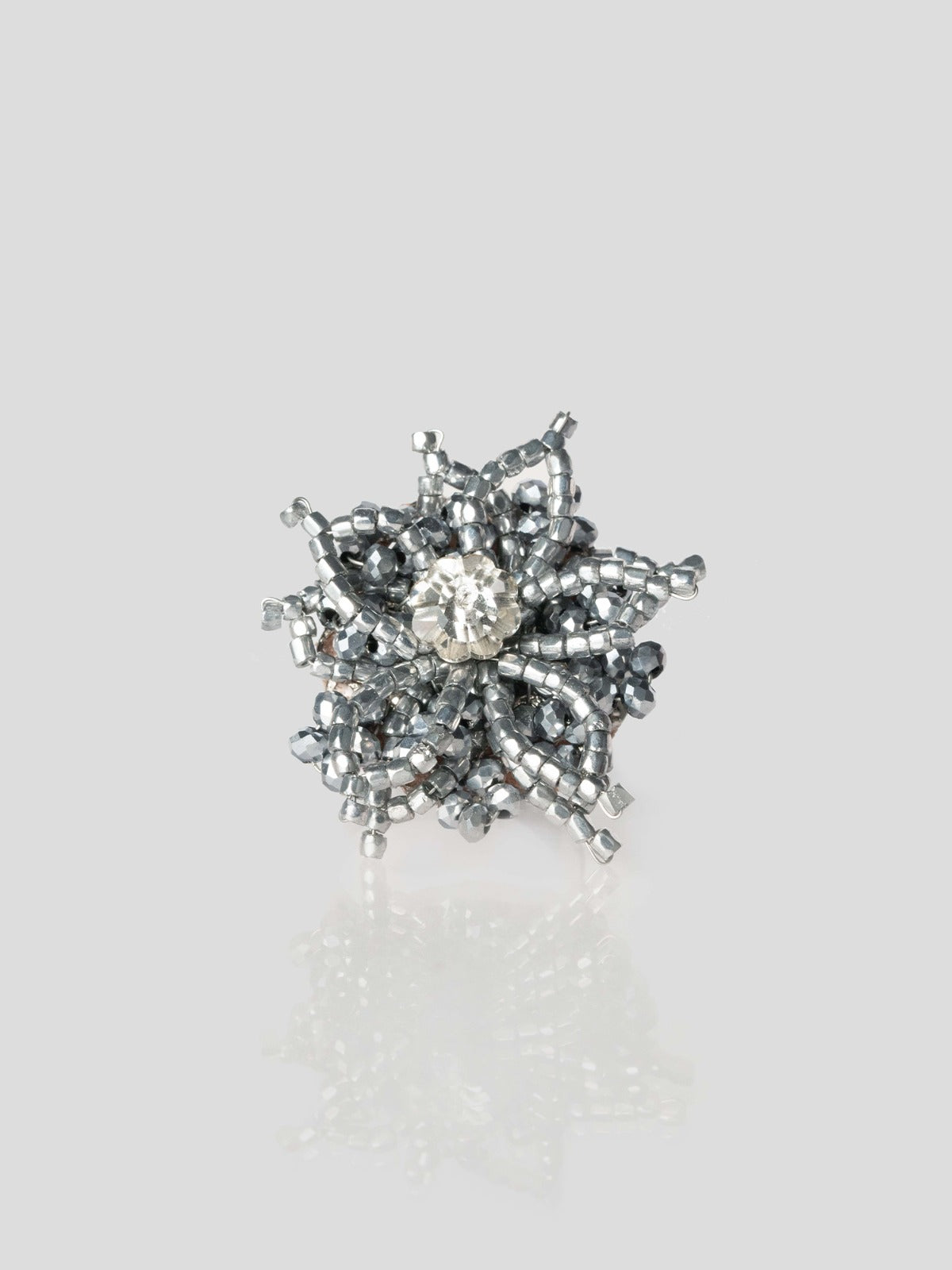 Urban chic finger ring