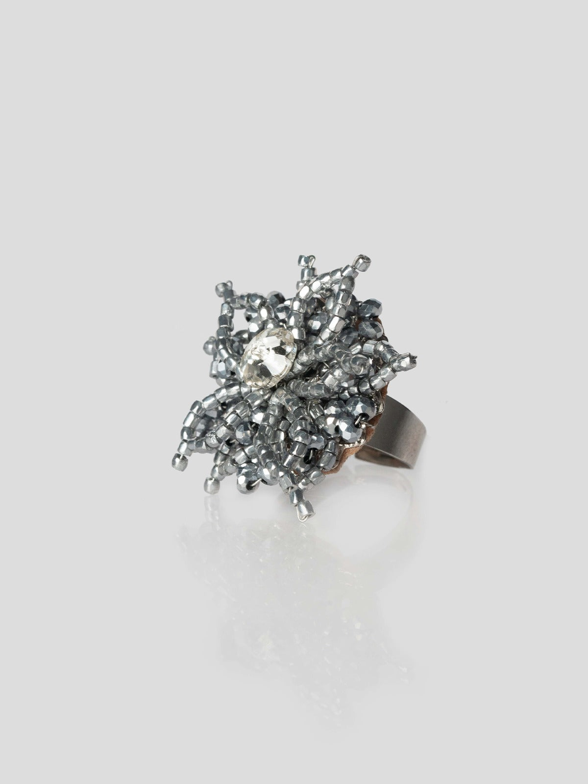 Urban chic finger ring